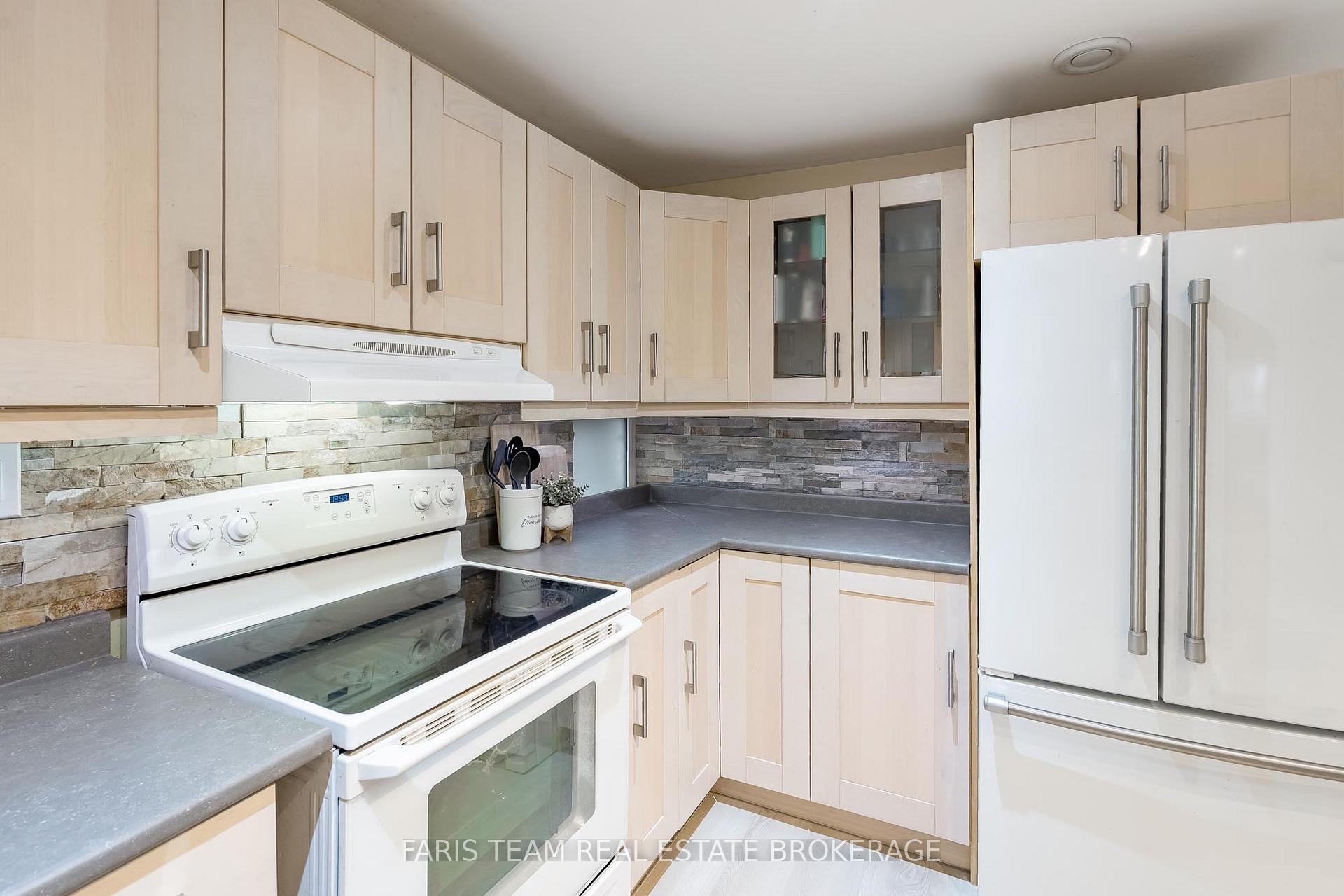 Photo 10 of 779 9th Line, Innisfil, Alcona — HOMEH