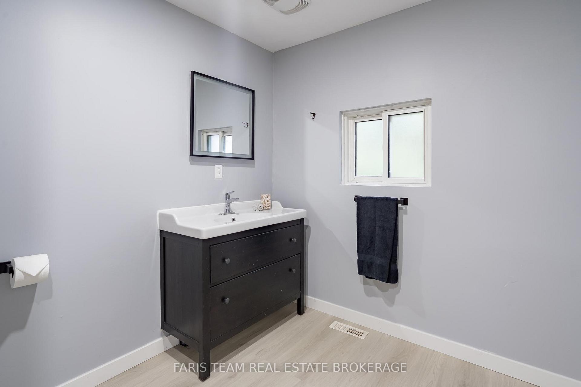 Photo 24 of 779 9th Line, Innisfil, Alcona — HOMEH