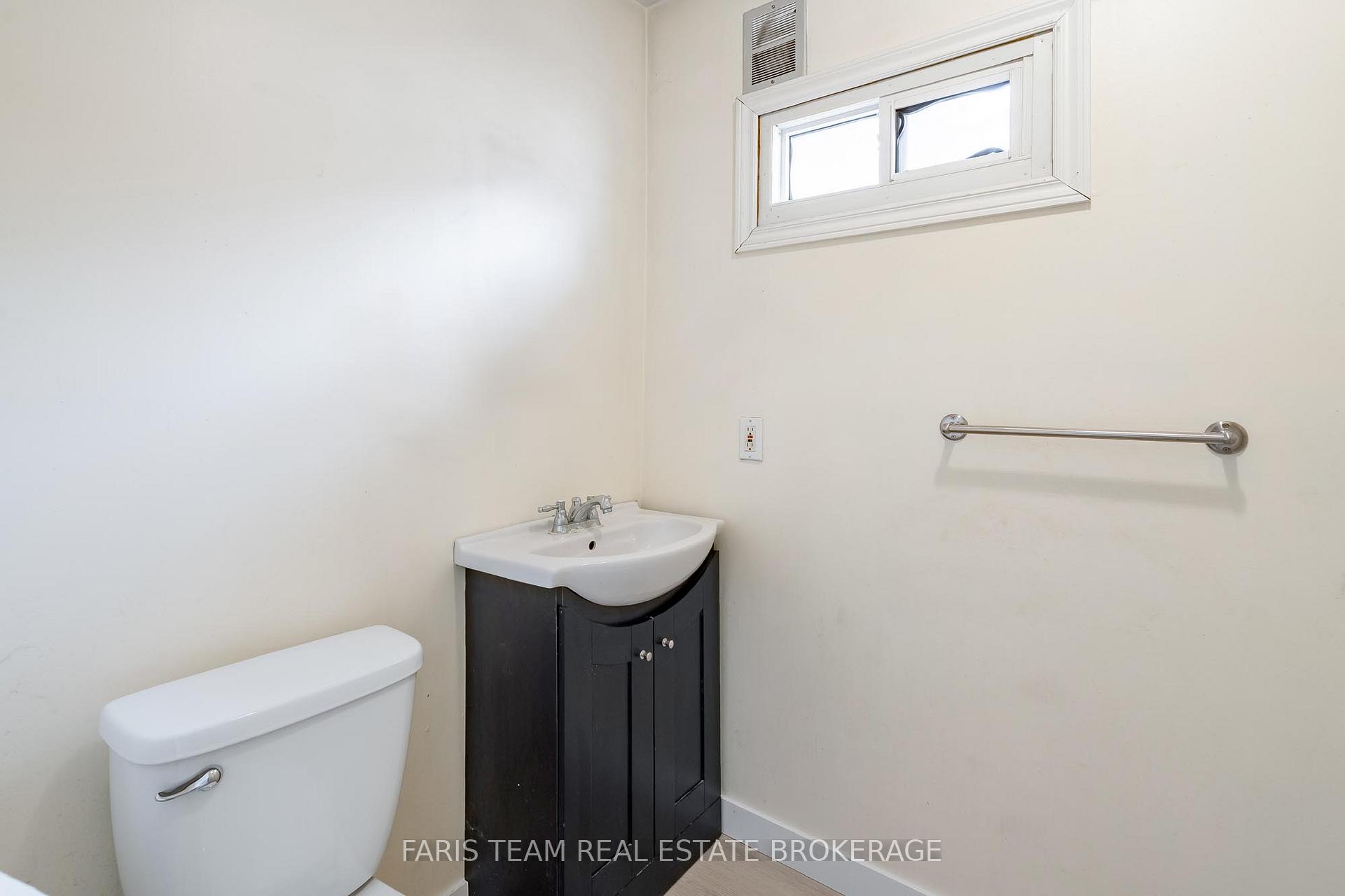 Photo 25 of 779 9th Line, Innisfil, Alcona — HOMEH