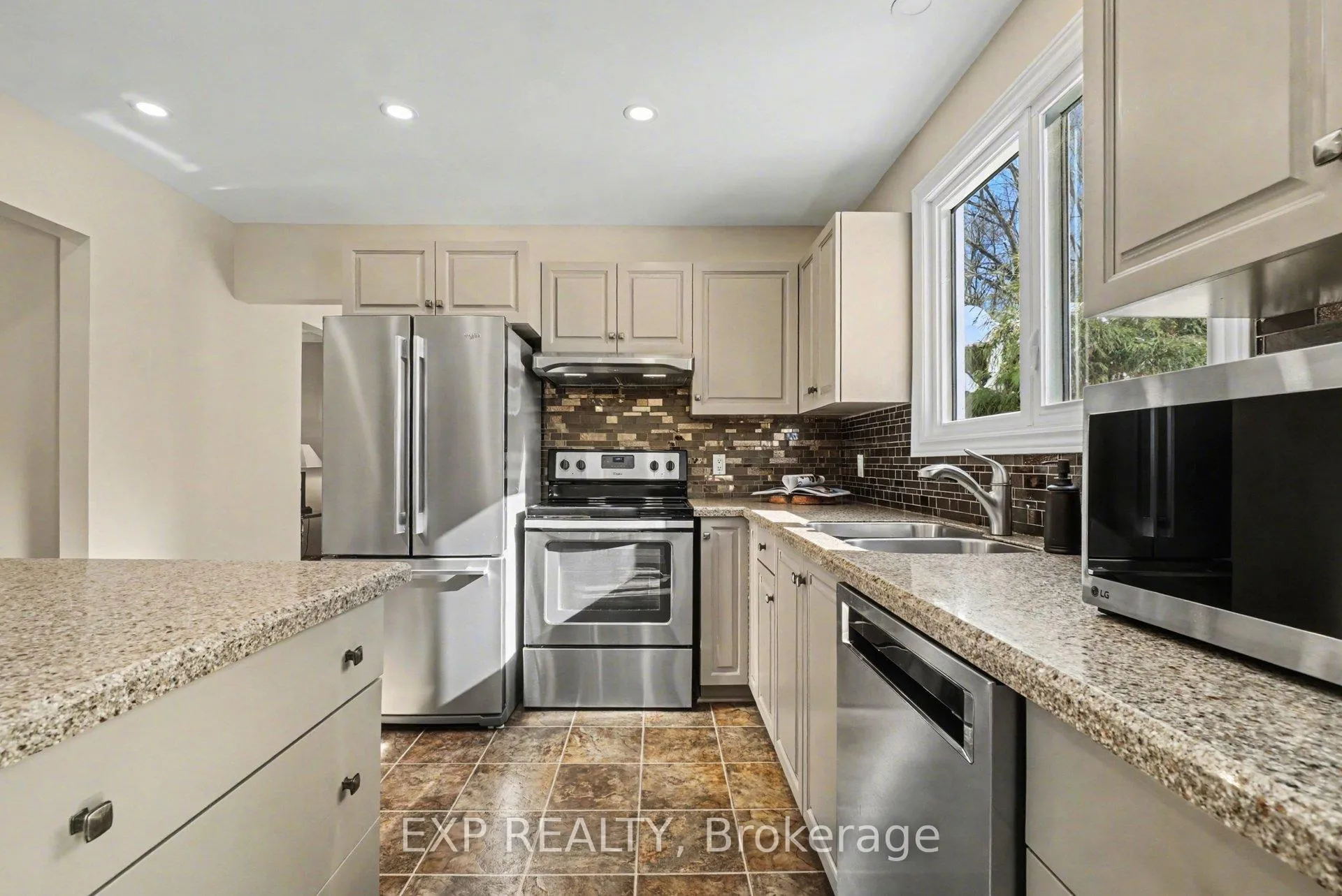 Photo 9 of 24 Woodburn Drive, Ottawa, Blackburn Hamlet — HOMEH