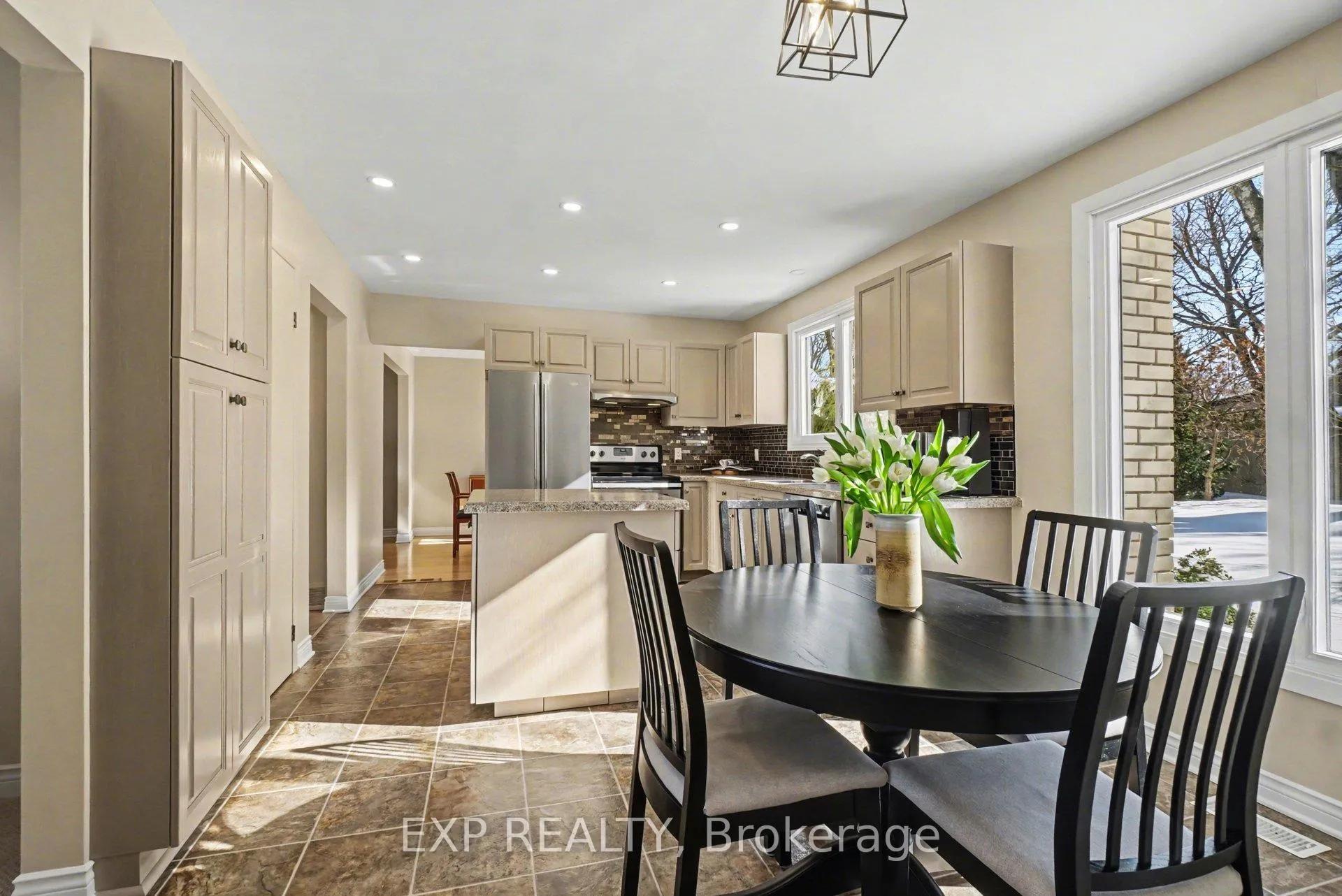 Photo 11 of 24 Woodburn Drive, Ottawa, Blackburn Hamlet — HOMEH
