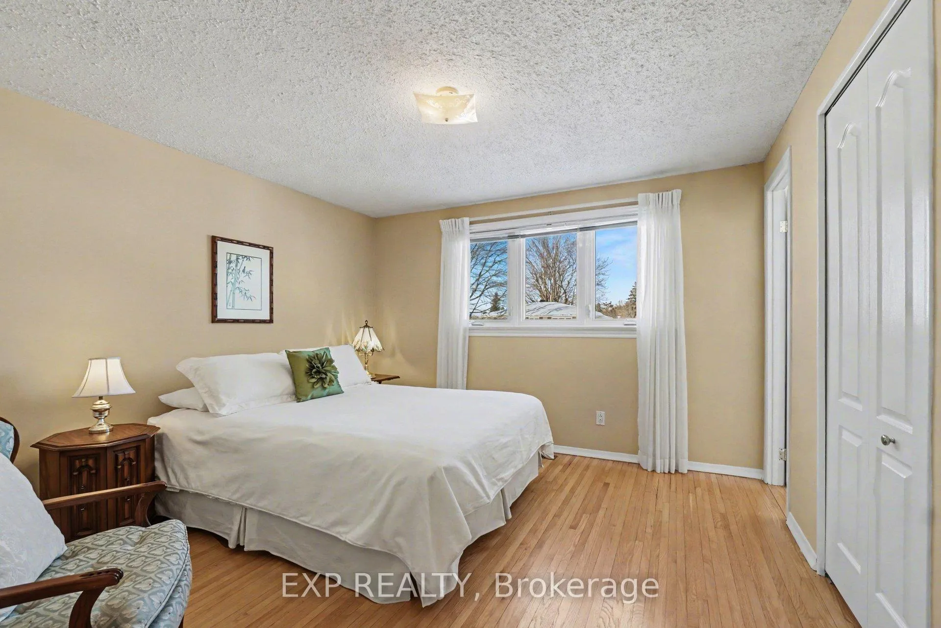 Photo 20 of 24 Woodburn Drive, Ottawa, Blackburn Hamlet — HOMEH