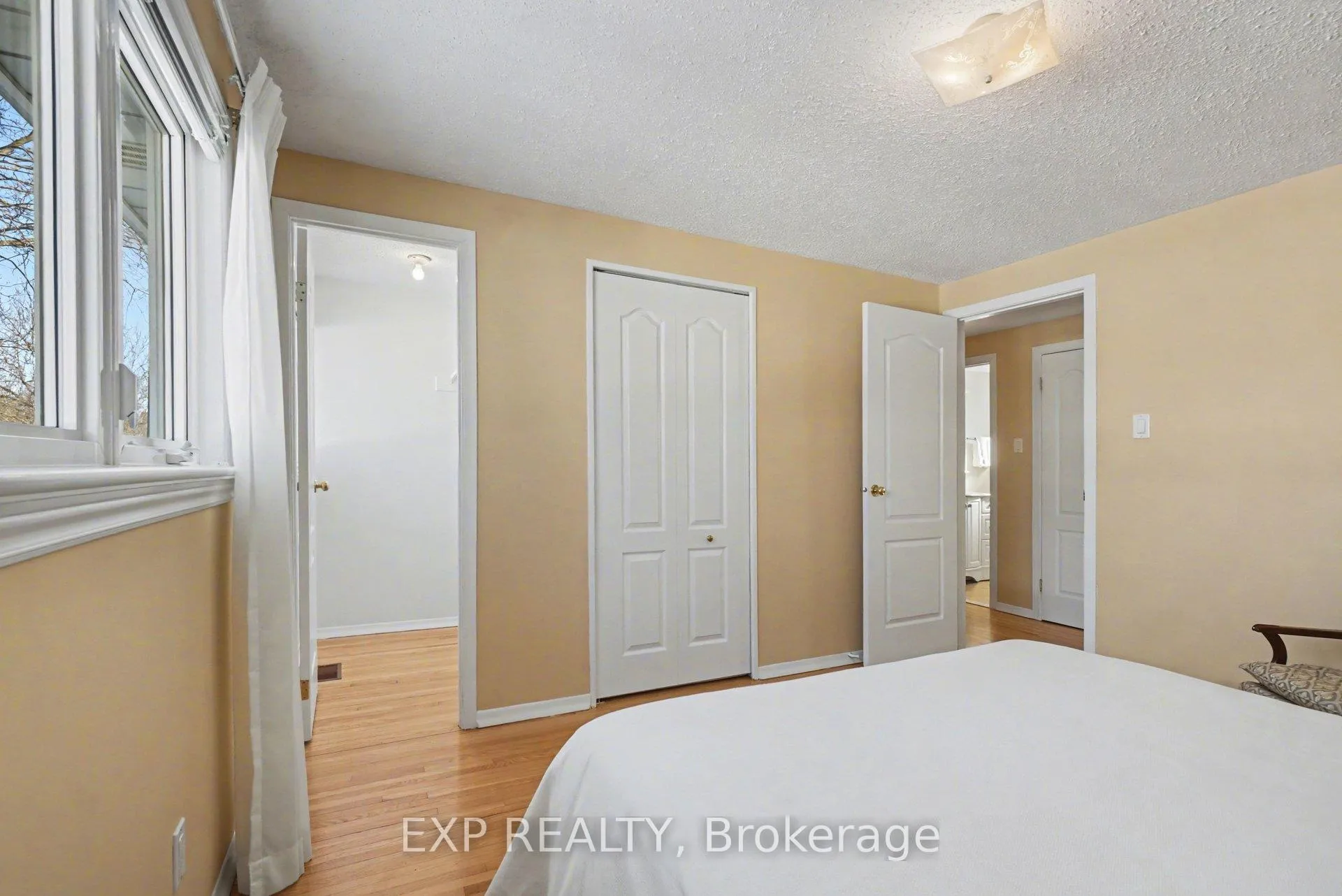 Photo 21 of 24 Woodburn Drive, Ottawa, Blackburn Hamlet — HOMEH