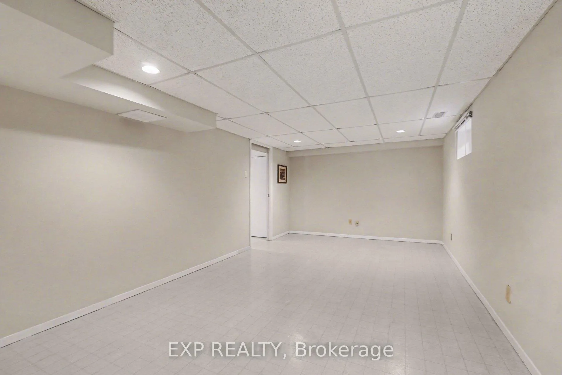 Photo 28 of 24 Woodburn Drive, Ottawa, Blackburn Hamlet — HOMEH