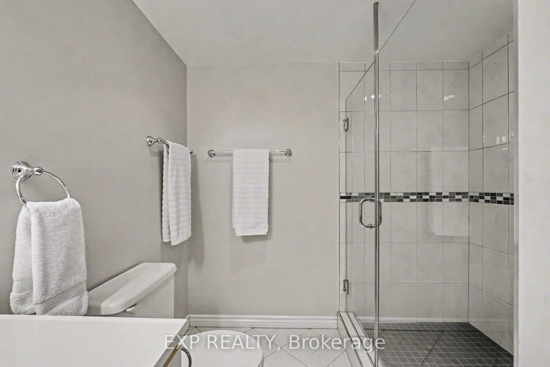 Photo 31 of 24 Woodburn Drive, Ottawa, Blackburn Hamlet — HOMEH