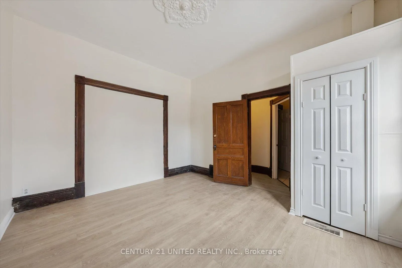Photo 10 of 187 Stewart Street, Peterborough, Town Ward 3 — HOMEH