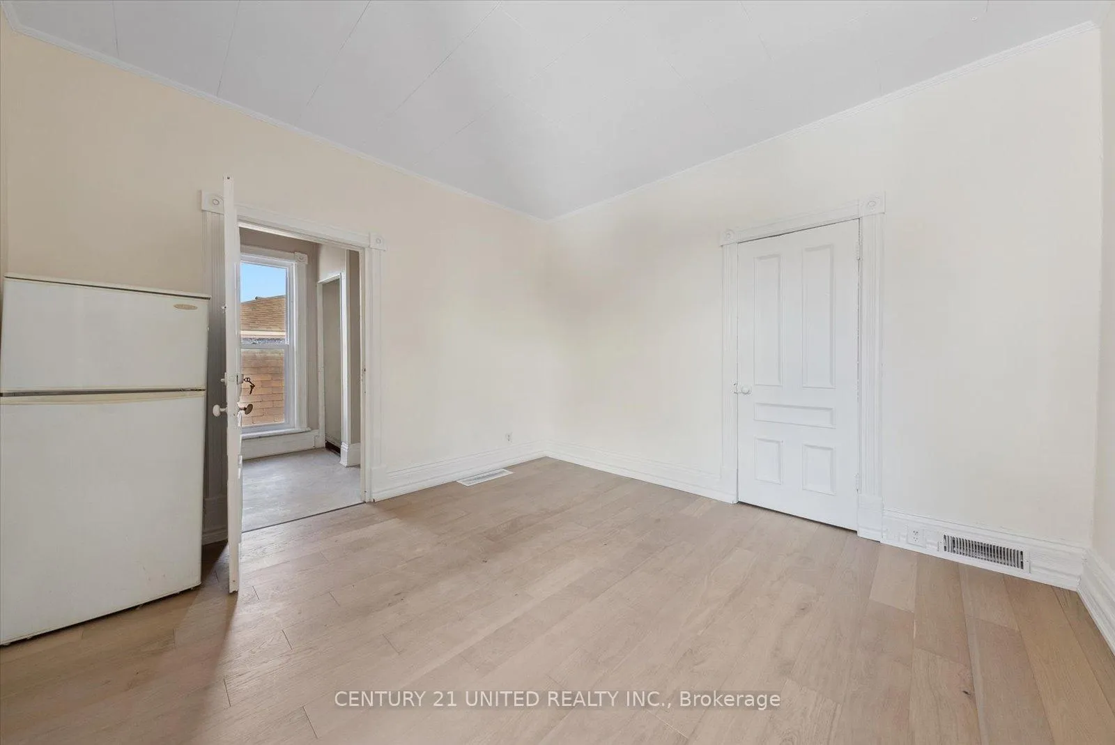 Photo 31 of 187 Stewart Street, Peterborough, Town Ward 3 — HOMEH