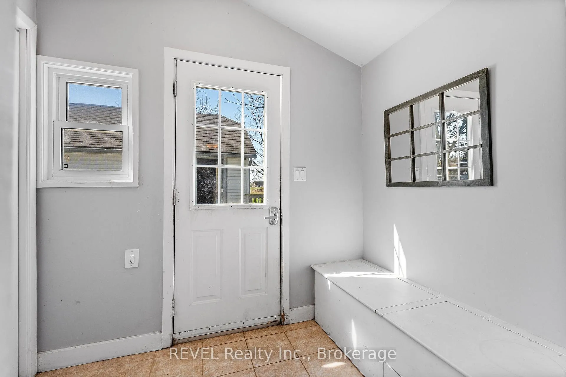 Photo 5 of 11618 Burnaby Road, Wainfleet, Lakeshore — HOMEH