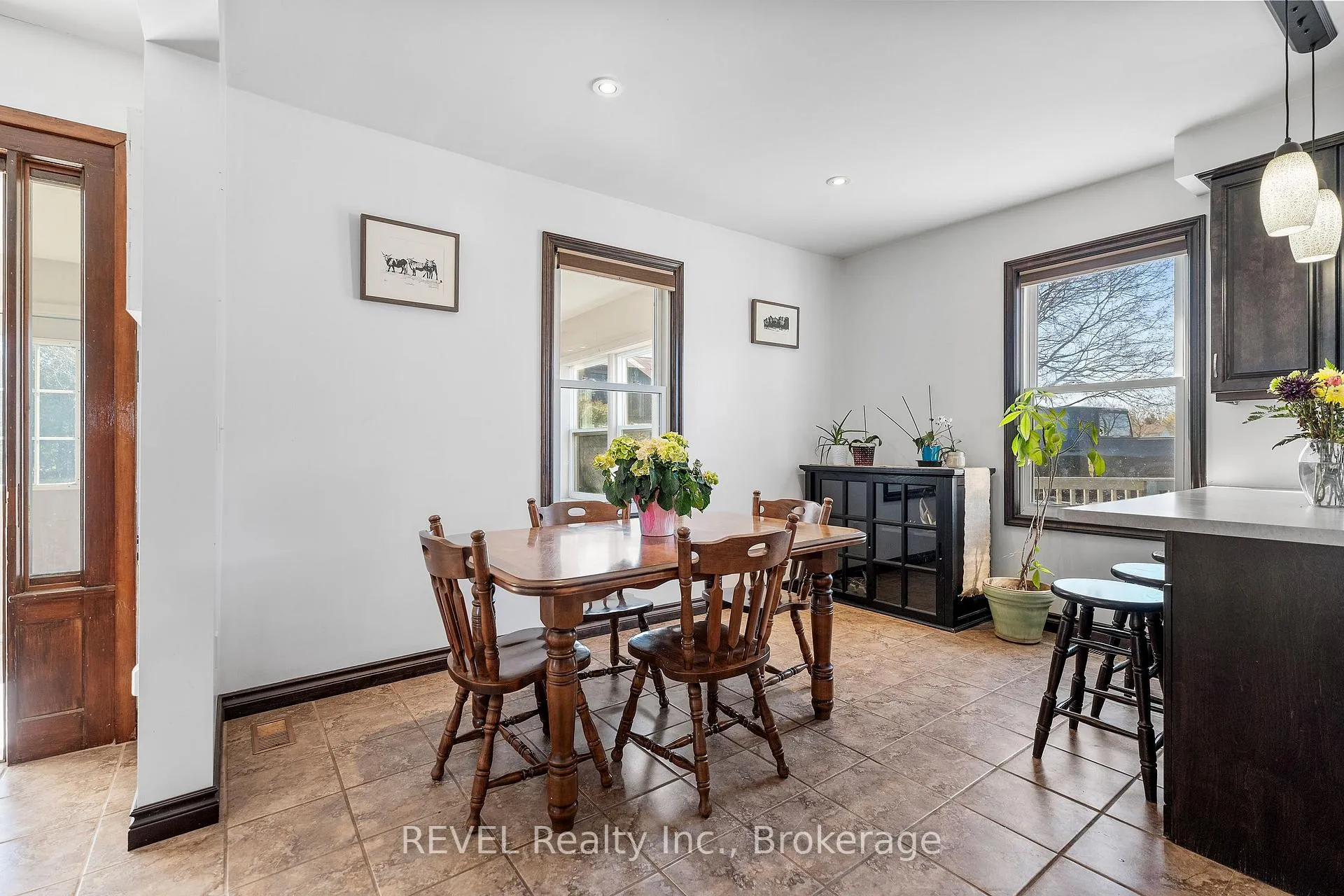 Photo 10 of 11618 Burnaby Road, Wainfleet, Lakeshore — HOMEH