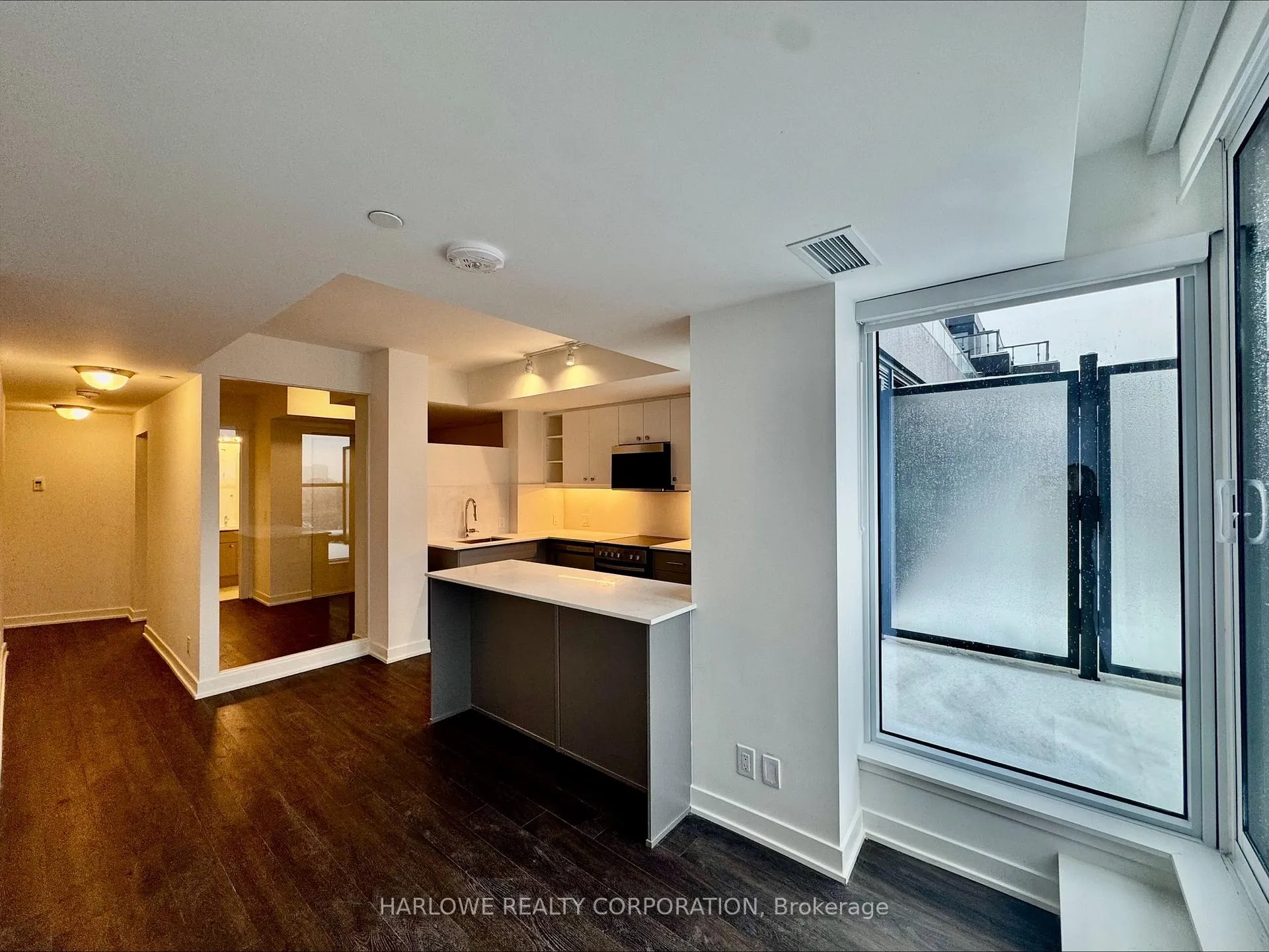 Photo 4 of Unit 709, 2 Manderley Drive, Scarborough, Birchcliffe-Cliffside — HOMEH