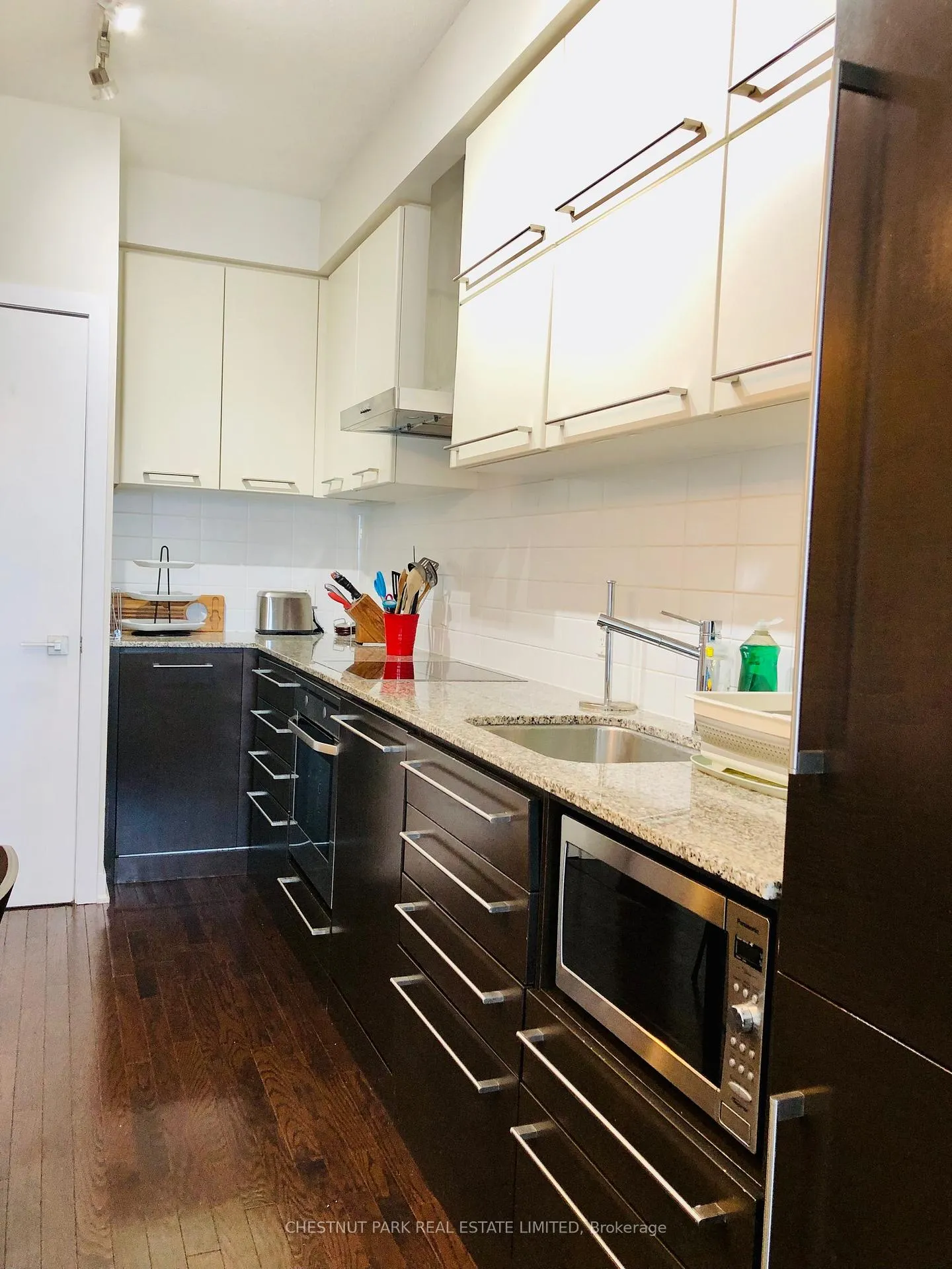 Front of Unit 1404, 770 Bay Street