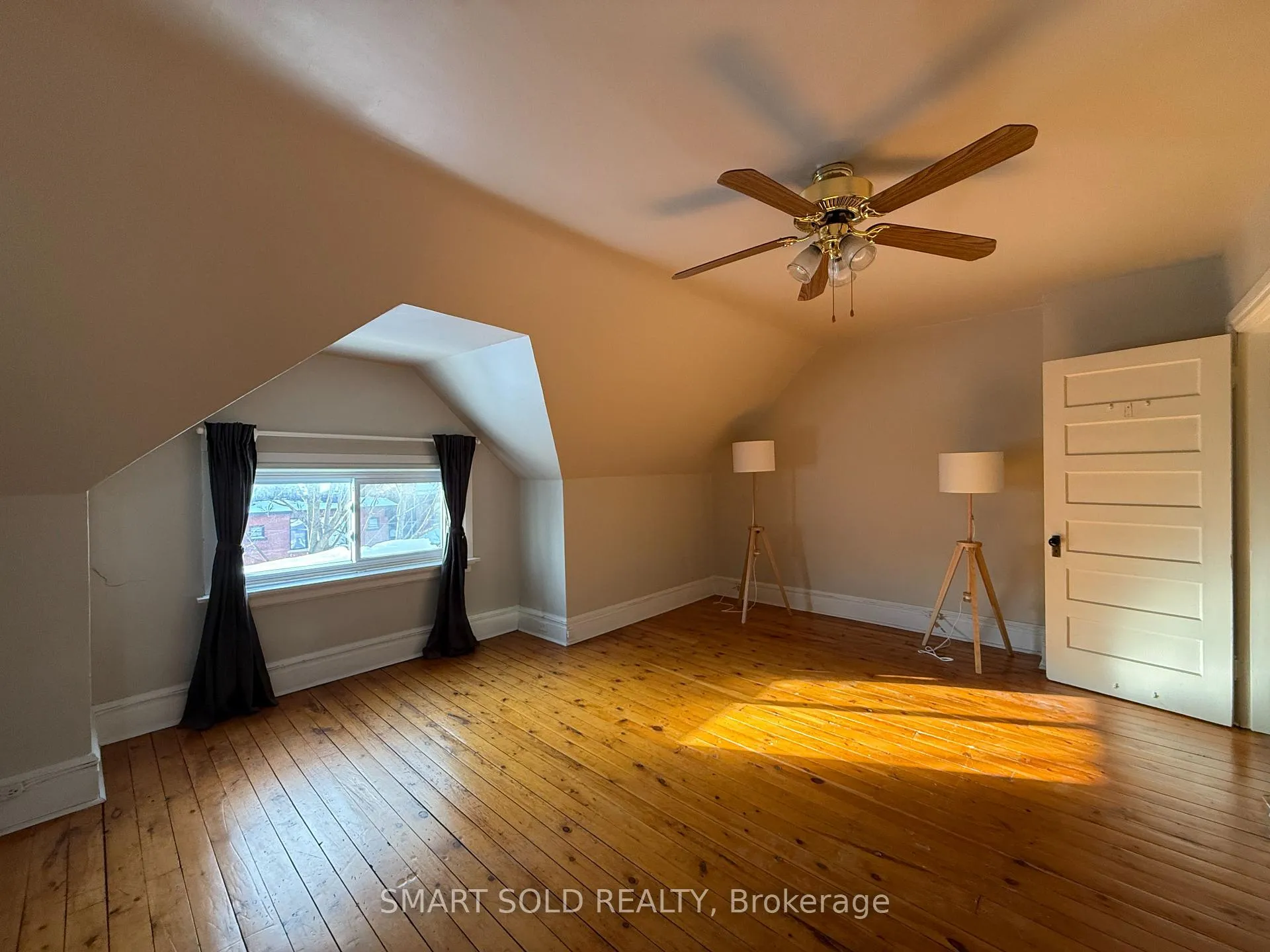 Photo 18 of 555 Markham Street, Toronto, Palmerston-Little Italy — HOMEH