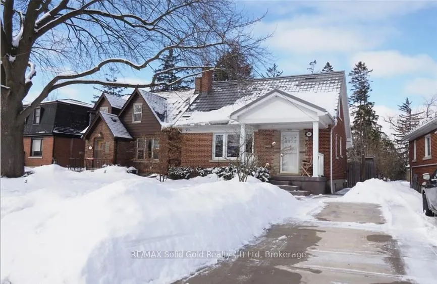 Photo 2 of 44 Garden Avenue, Kitchener — HOMEH