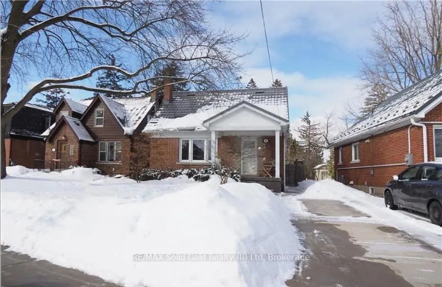 Photo 3 of 44 Garden Avenue, Kitchener — HOMEH