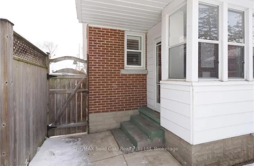 Photo 34 of 44 Garden Avenue, Kitchener — HOMEH