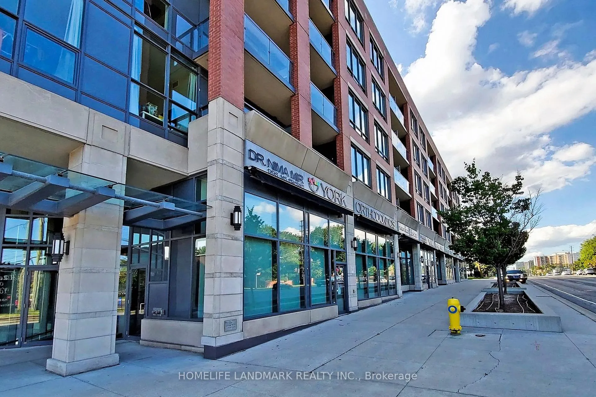Photo 5 of Unit 513, 7608 Yonge Street, Vaughan, Crestwood-Springfarm-Yorkhill — HOMEH