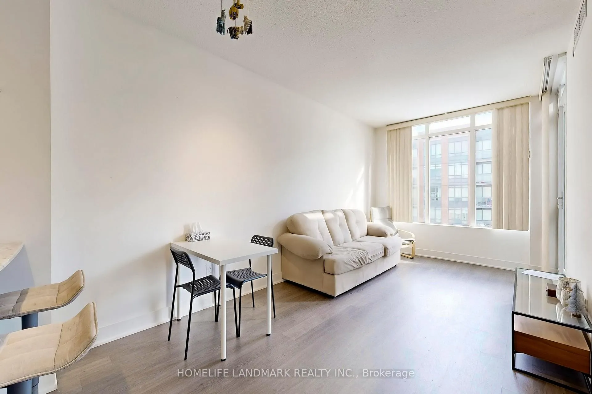 Photo 17 of Unit 513, 7608 Yonge Street, Vaughan, Crestwood-Springfarm-Yorkhill — HOMEH