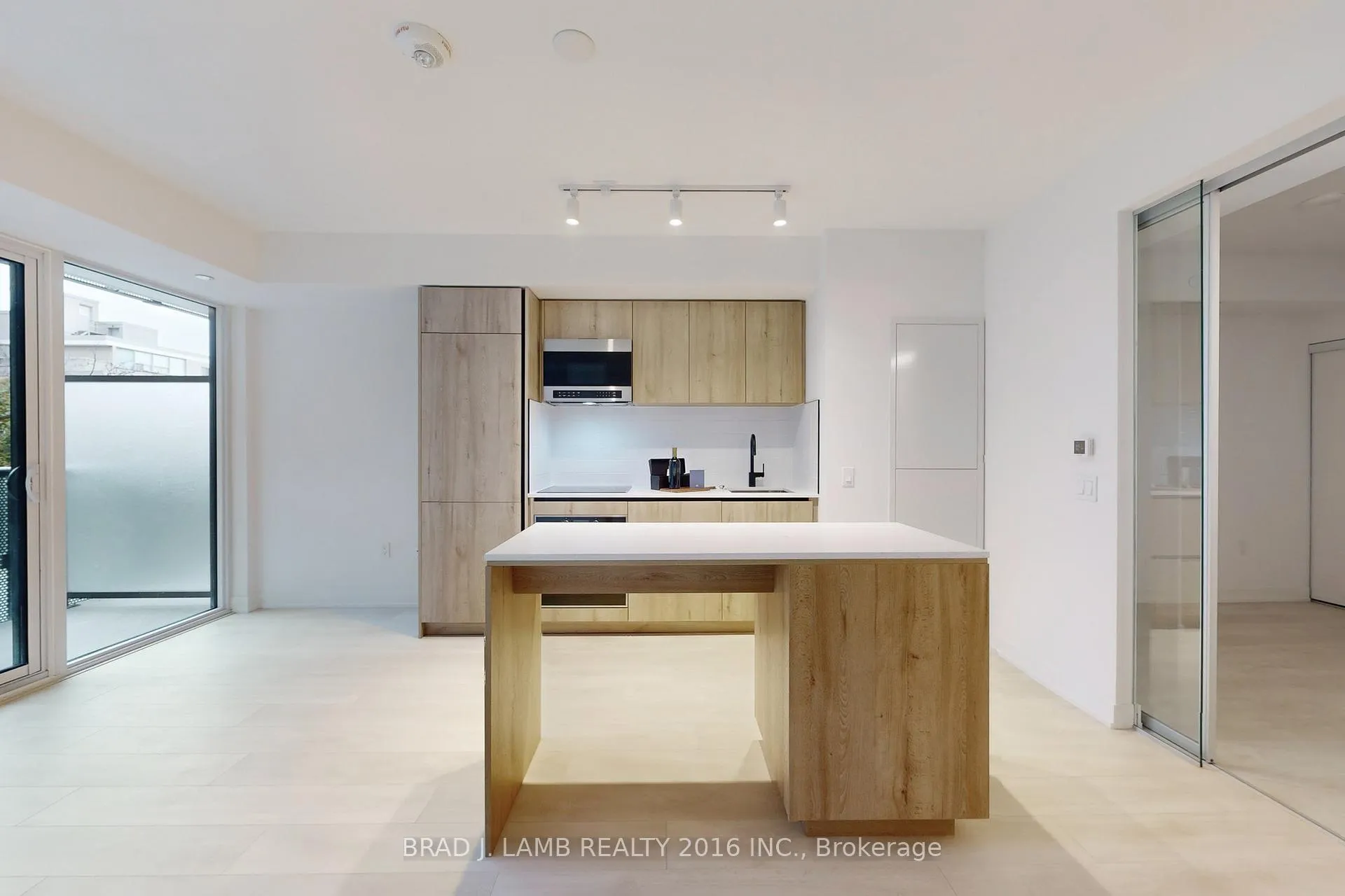 Photo 7 of Unit 312, 117 Broadway Avenue, Toronto, Mount Pleasant West — HOMEH