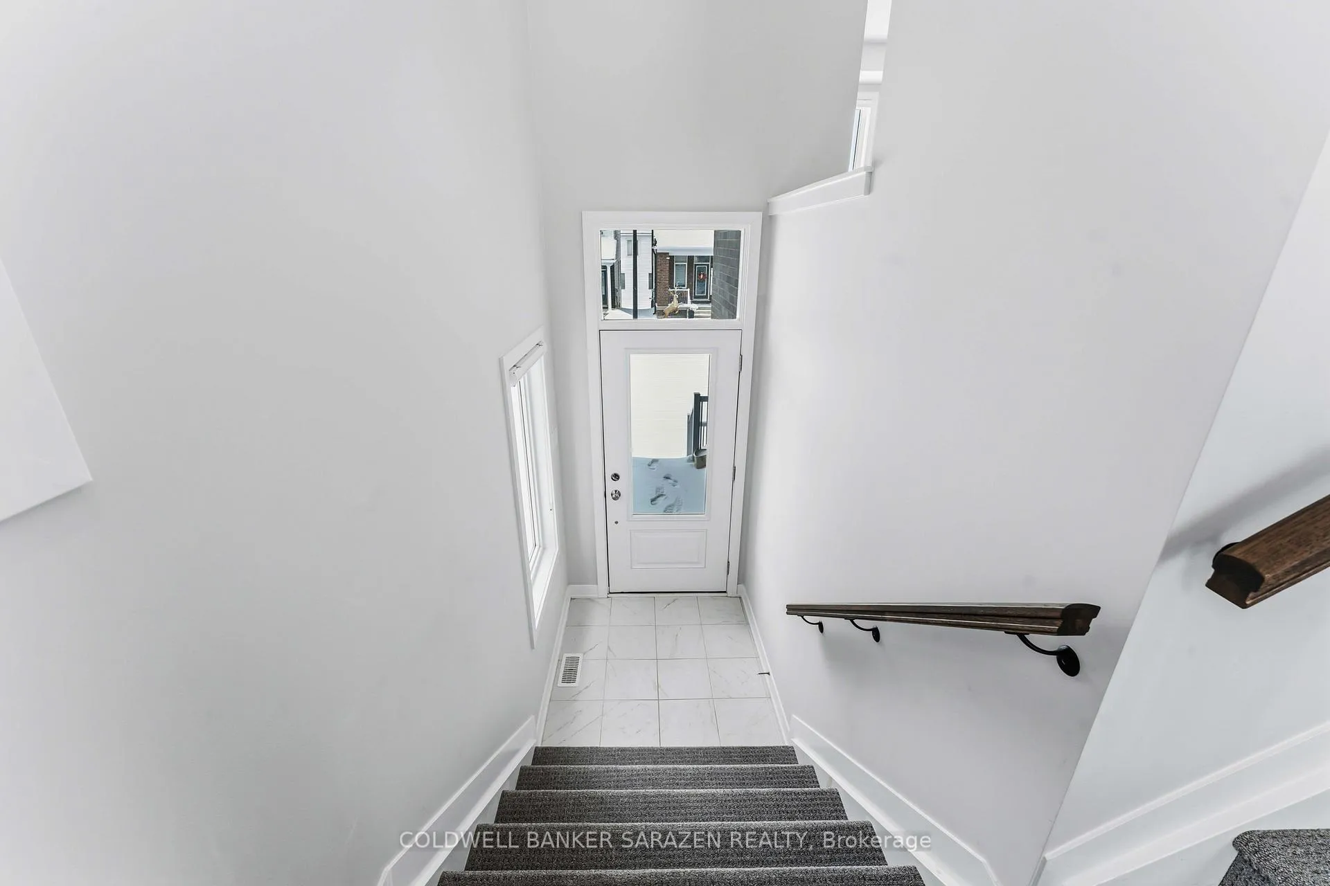 Photo 4 of 412 Appalachian Circle, Ottawa, Barrhaven - Half Moon Bay — HOMEH