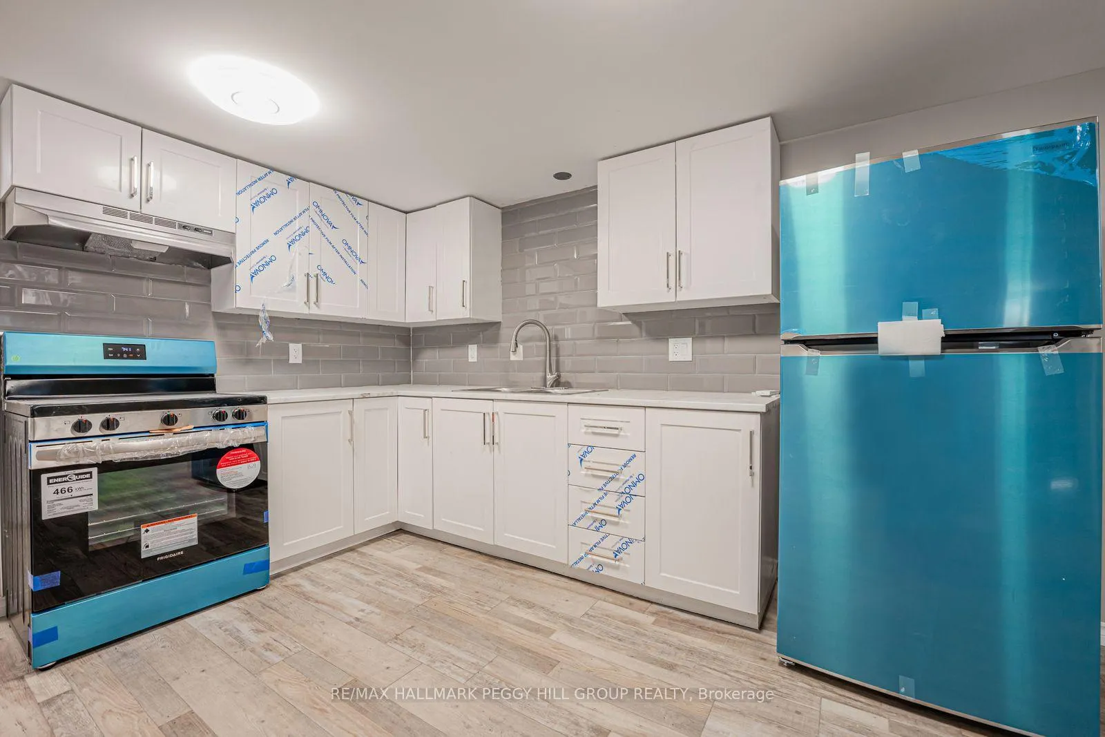 Photo 3 of Unit 2, 76 John Street, Barrie, Sanford — HOMEH