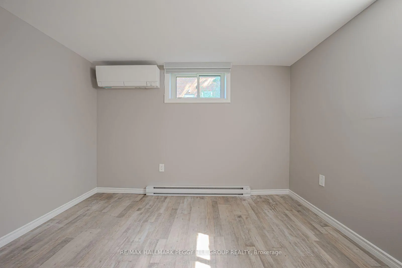 Photo 8 of Unit 2, 76 John Street, Barrie, Sanford — HOMEH