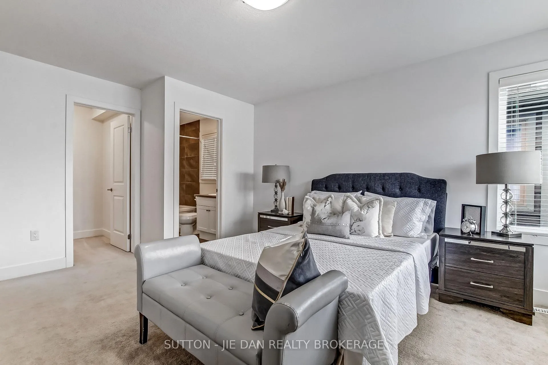 Photo 18 of Unit 78, 1960 Dalmagarry Road, London, North E — HOMEH