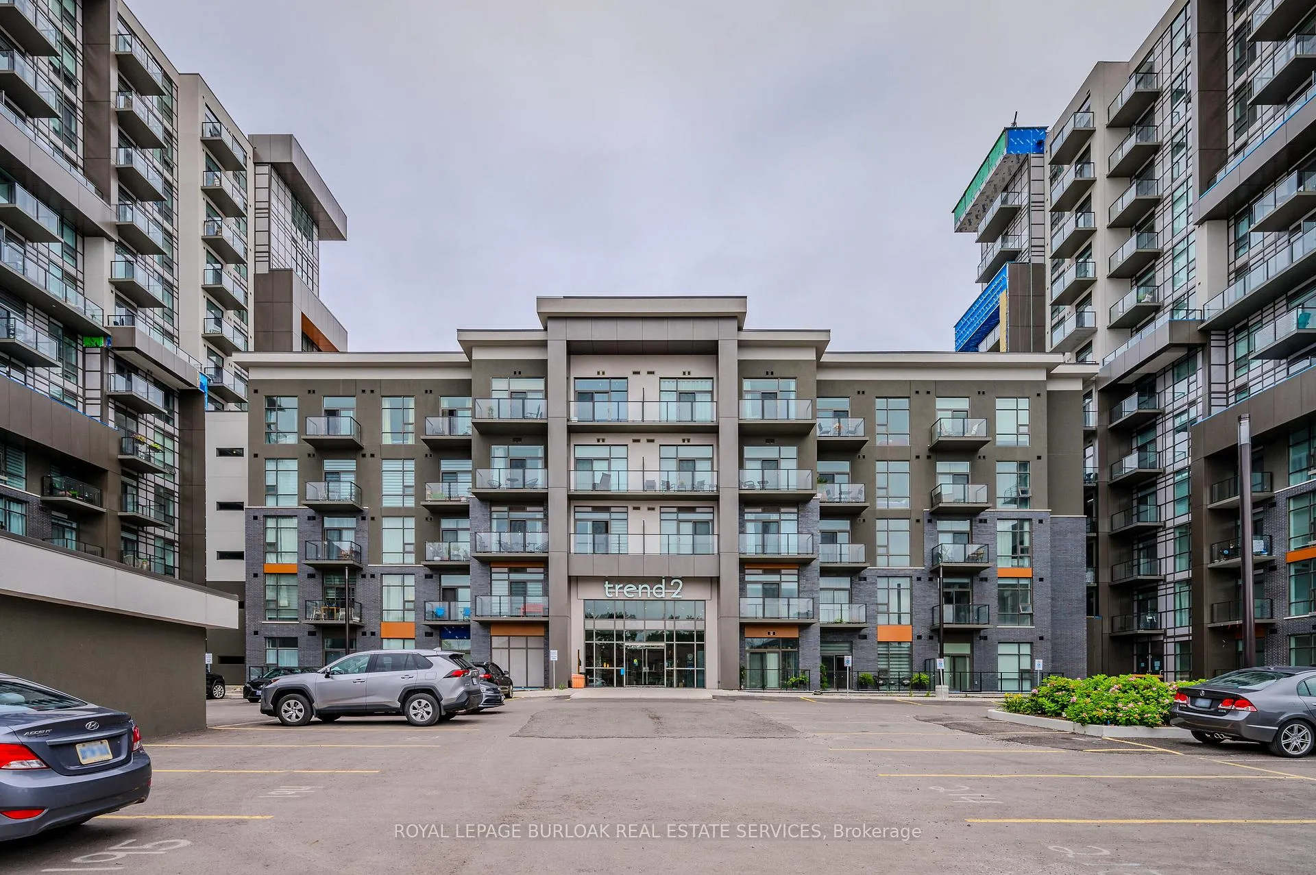 Front of Unit 1212, 460 Dundas Street