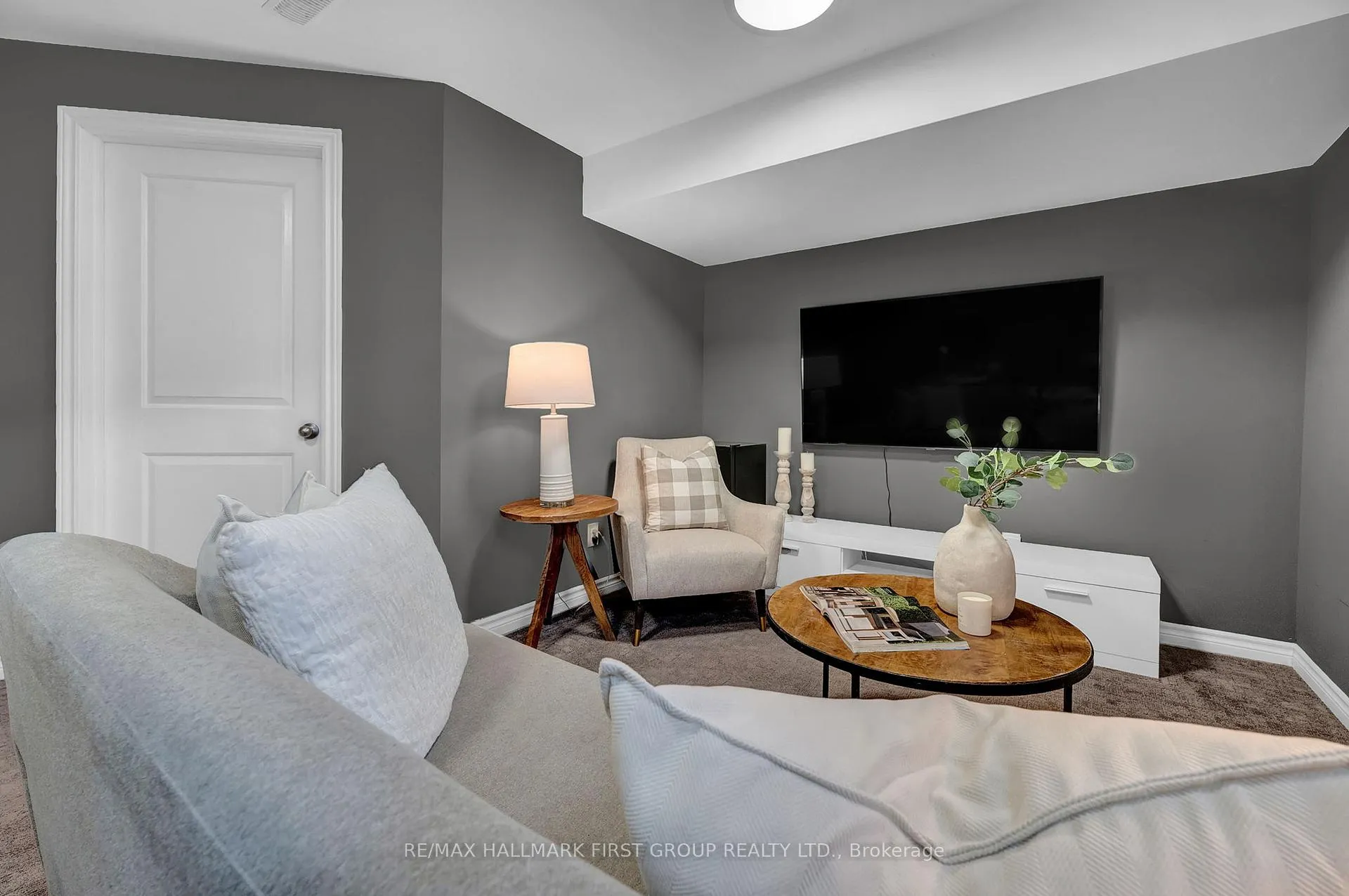 Photo 19 of 10 Ken Bromley Lane, Clarington, Bowmanville — HOMEH