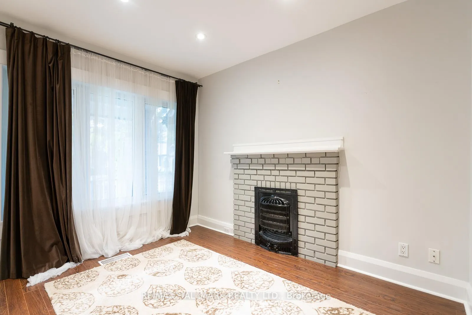 Photo 4 of 70 Lawlor Avenue, Toronto, The Beaches — HOMEH