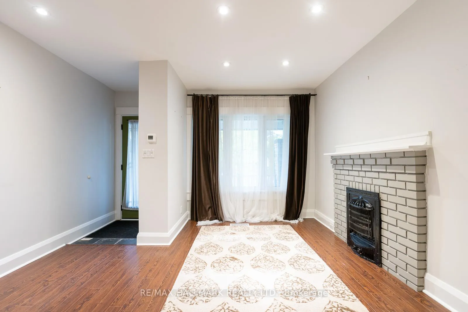 Photo 5 of 70 Lawlor Avenue, Toronto, The Beaches — HOMEH
