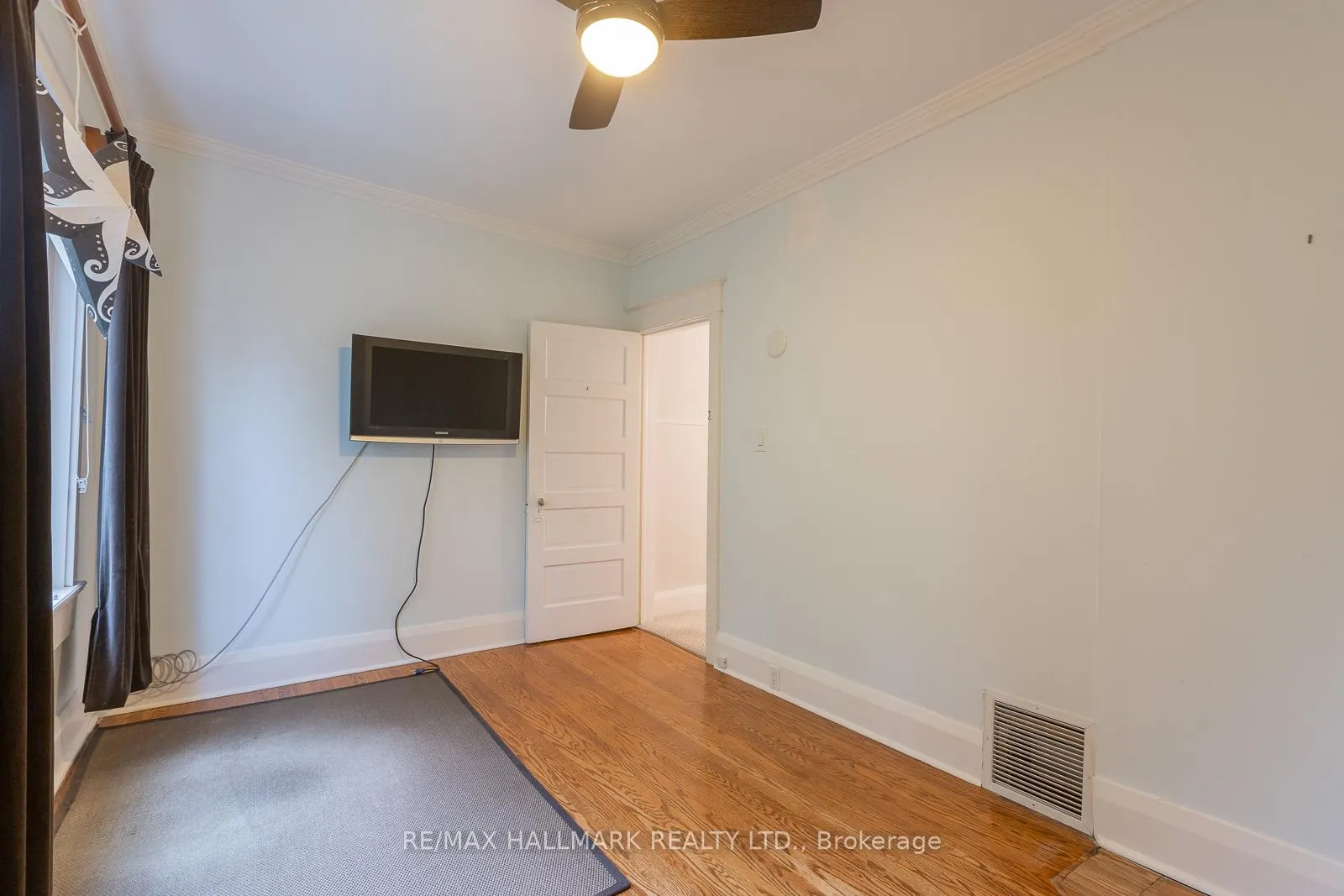 Photo 17 of 70 Lawlor Avenue, Toronto, The Beaches — HOMEH