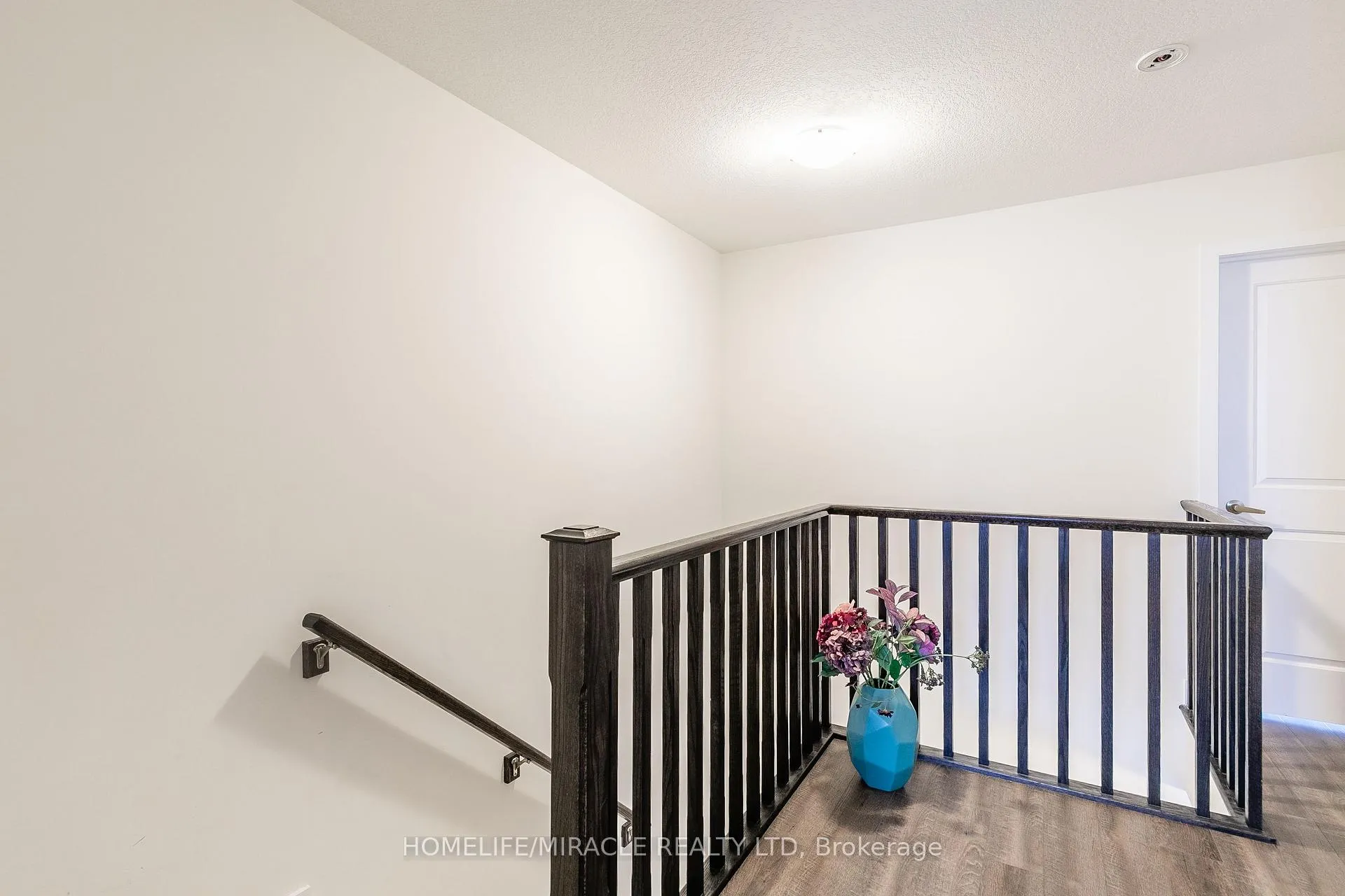 Photo 10 of Unit 5, 115 Shoreview Place, Hamilton, Stoney Creek — HOMEH