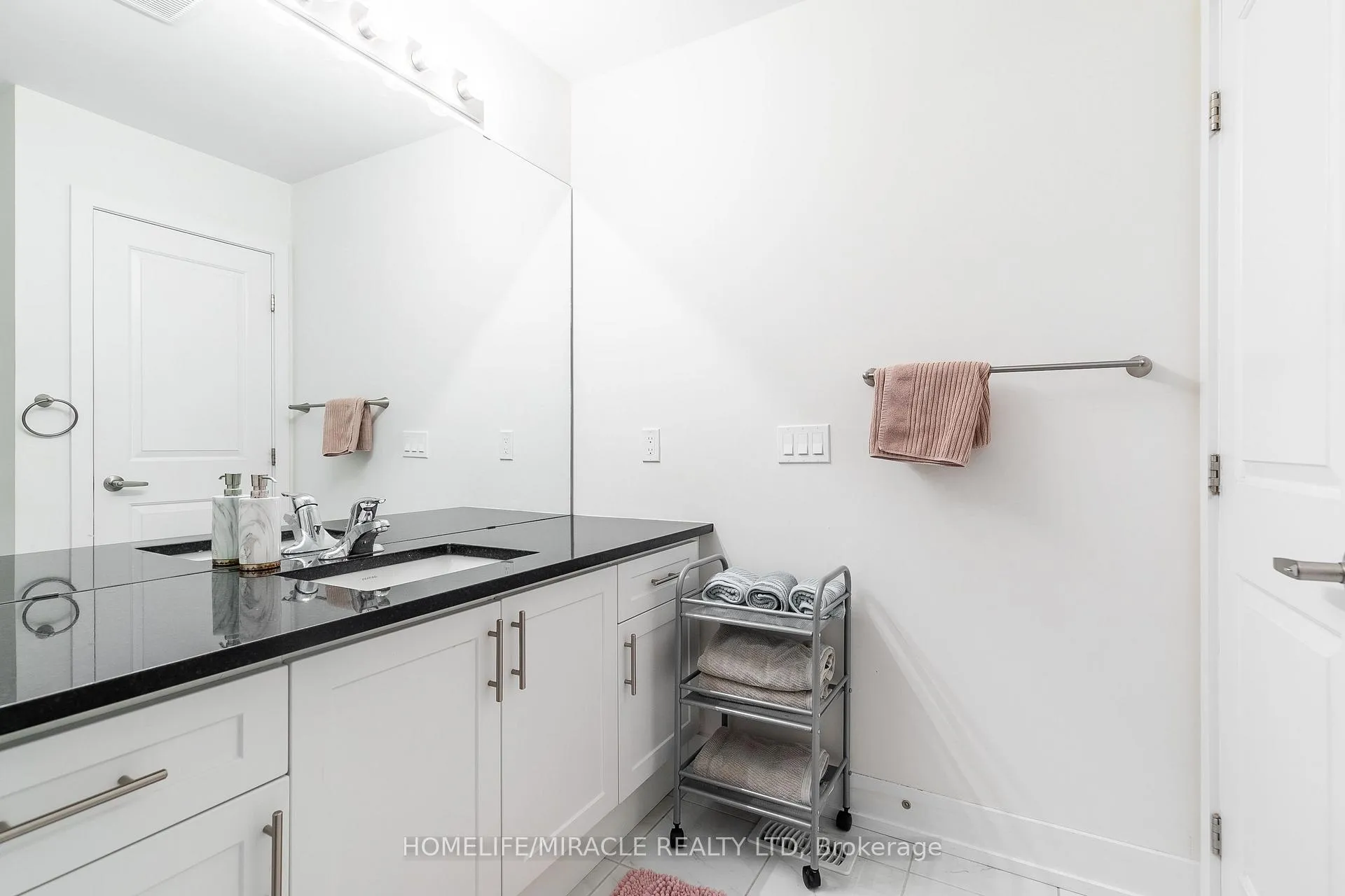 Photo 16 of Unit 5, 115 Shoreview Place, Hamilton, Stoney Creek — HOMEH