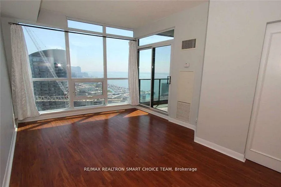 Photo 7 of Unit 2703, 600 Fleet Street, Toronto, Niagara — HOMEH