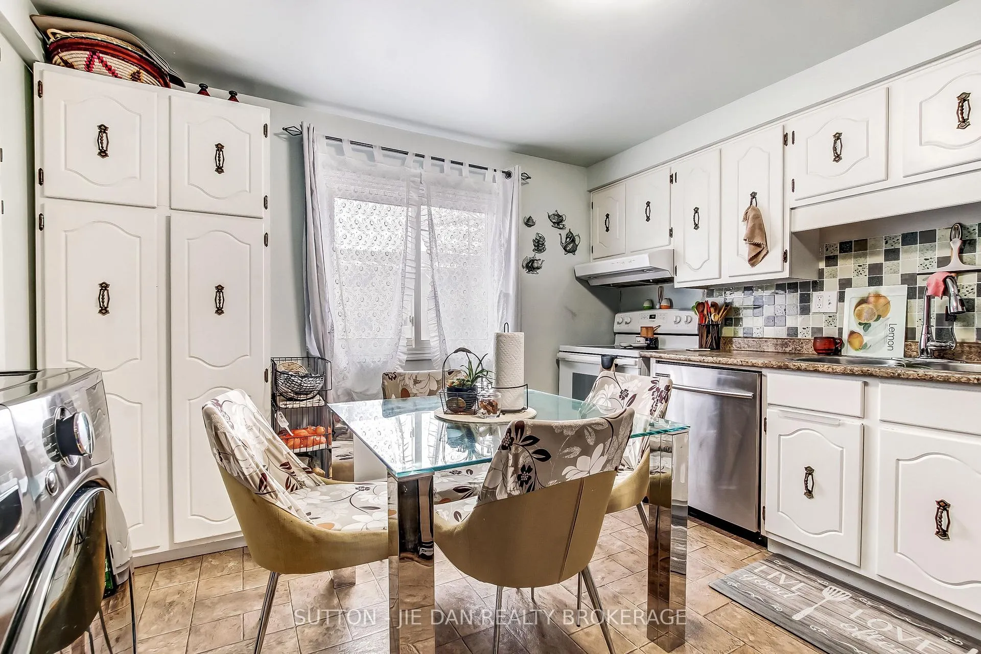Photo 5 of Unit 44, 300 Sandringham Crescent, London, South R — HOMEH