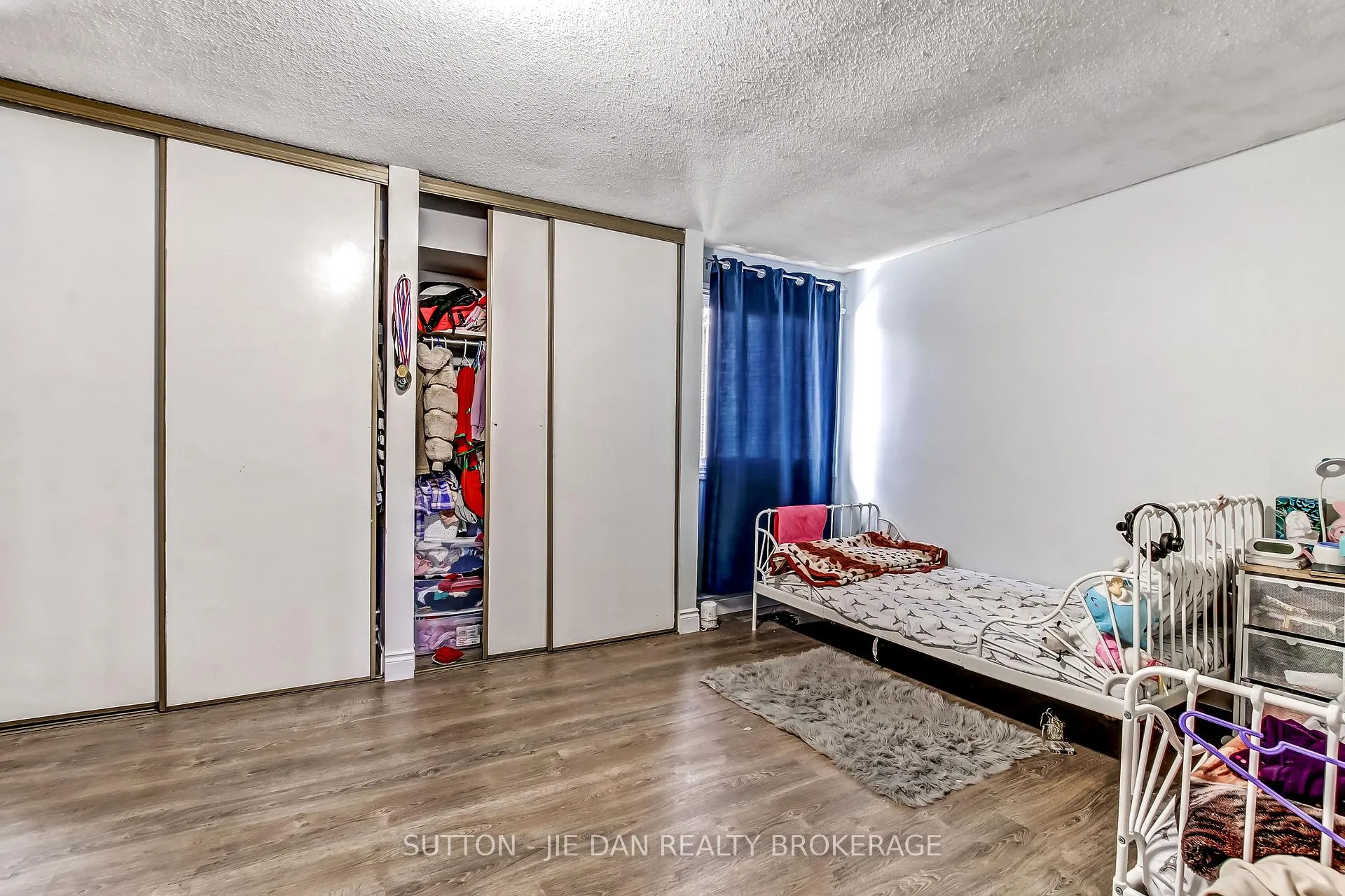 Photo 10 of Unit 44, 300 Sandringham Crescent, London, South R — HOMEH