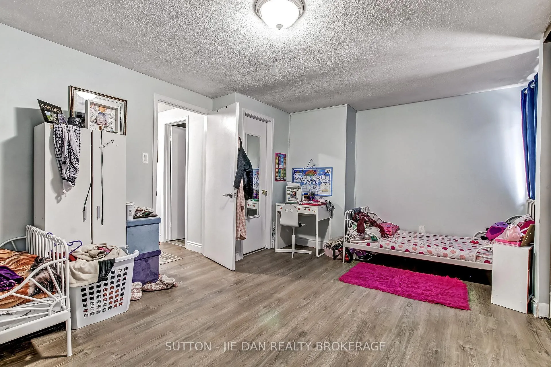 Photo 11 of Unit 44, 300 Sandringham Crescent, London, South R — HOMEH