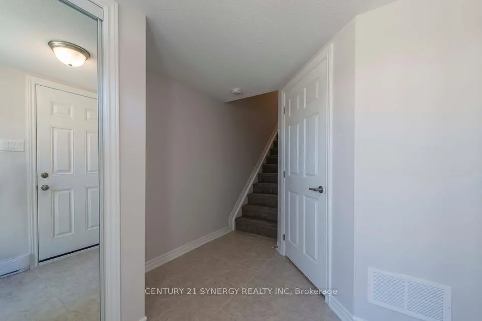 Photo 5 of 82 Feathertop Lane, Ottawa, Kanata - Emerald Meadows/Trailwest — HOMEH