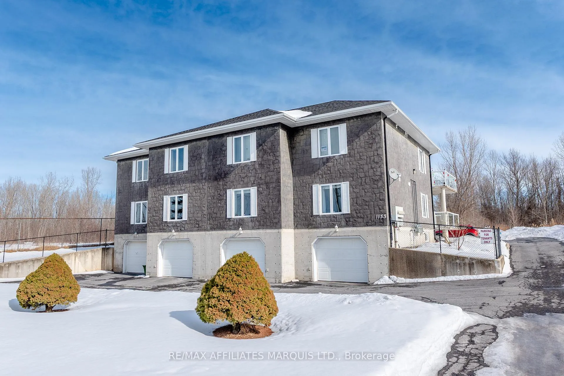 Photo 2 of 1133 Carleton Street, Cornwall — HOMEH