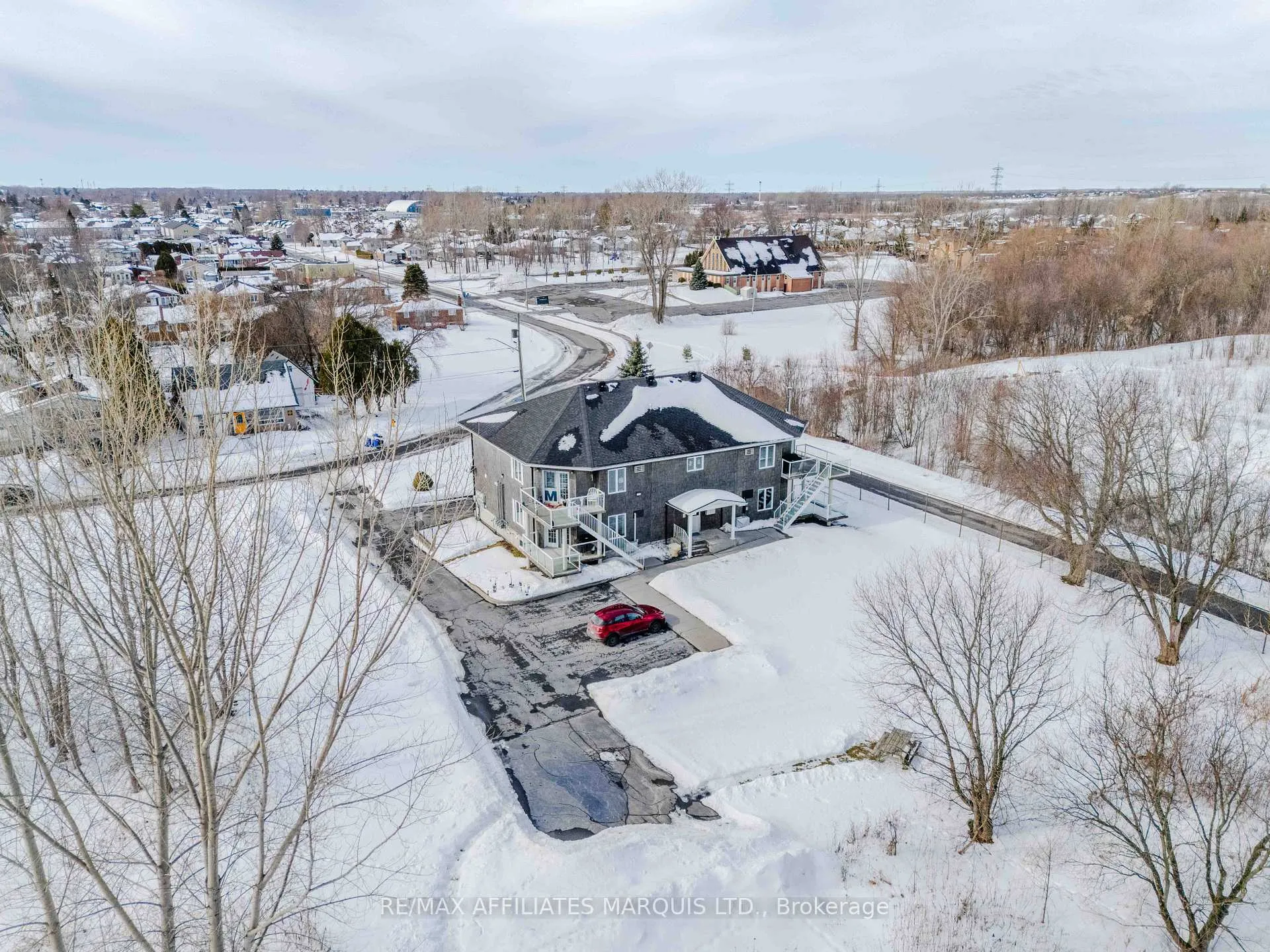 Photo 10 of 1133 Carleton Street, Cornwall — HOMEH