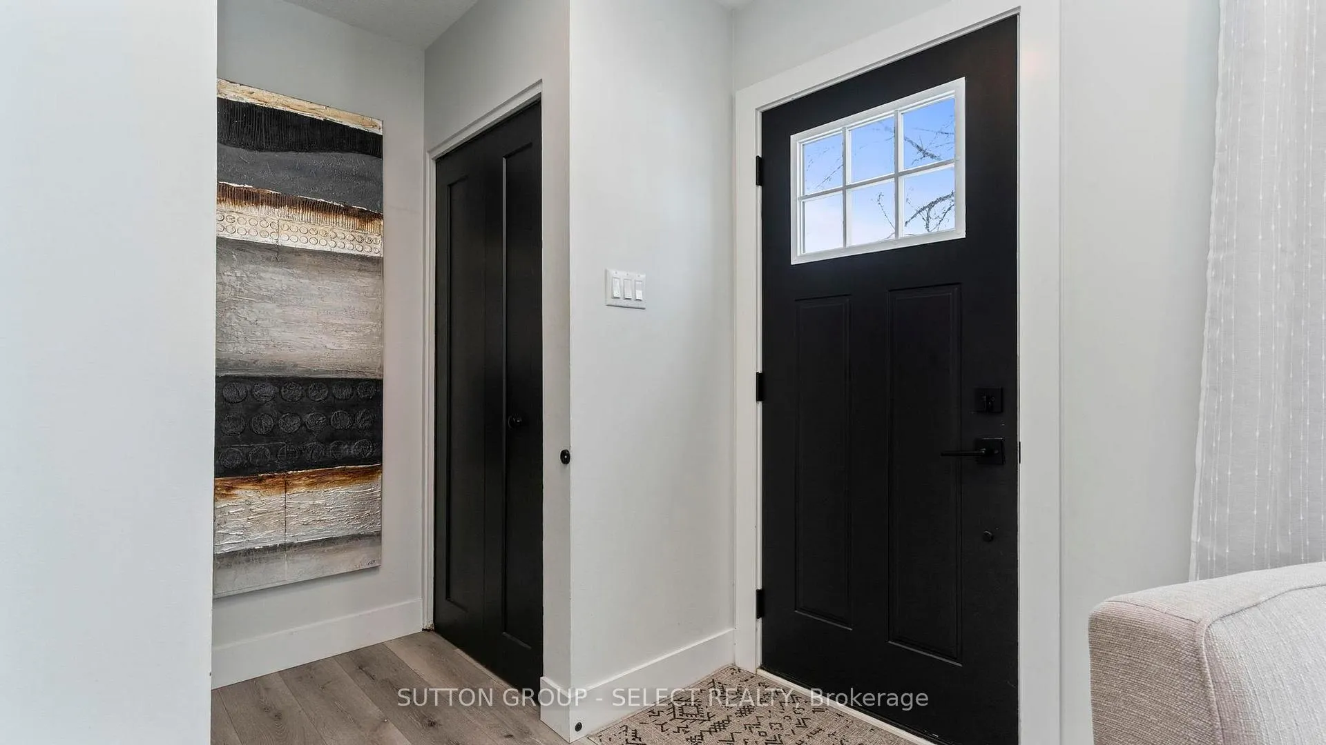 Photo 6 of 295 Admiral Drive, London, East I — HOMEH