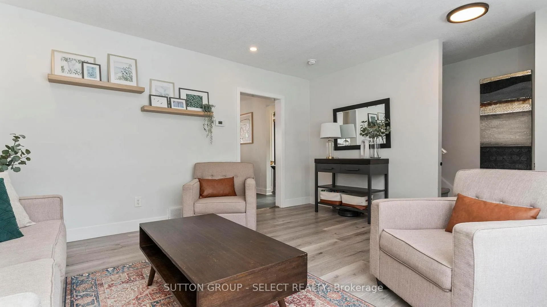 Photo 11 of 295 Admiral Drive, London, East I — HOMEH