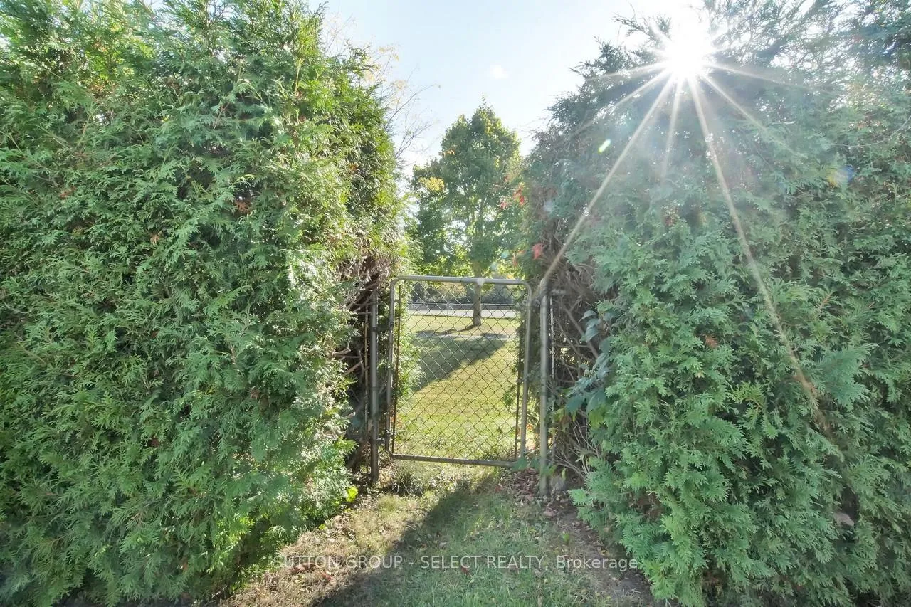 Photo 41 of 295 Admiral Drive, London, East I — HOMEH