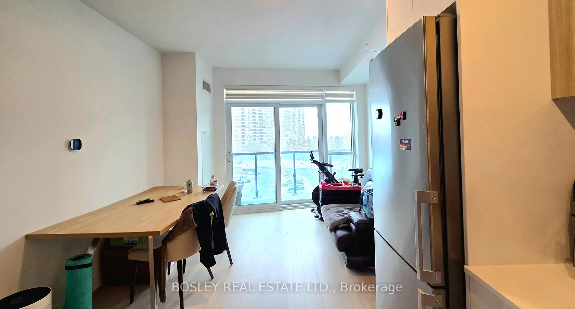 Photo 2 of Unit 305, 30 Upper Mall Way, Vaughan, Brownridge — HOMEH