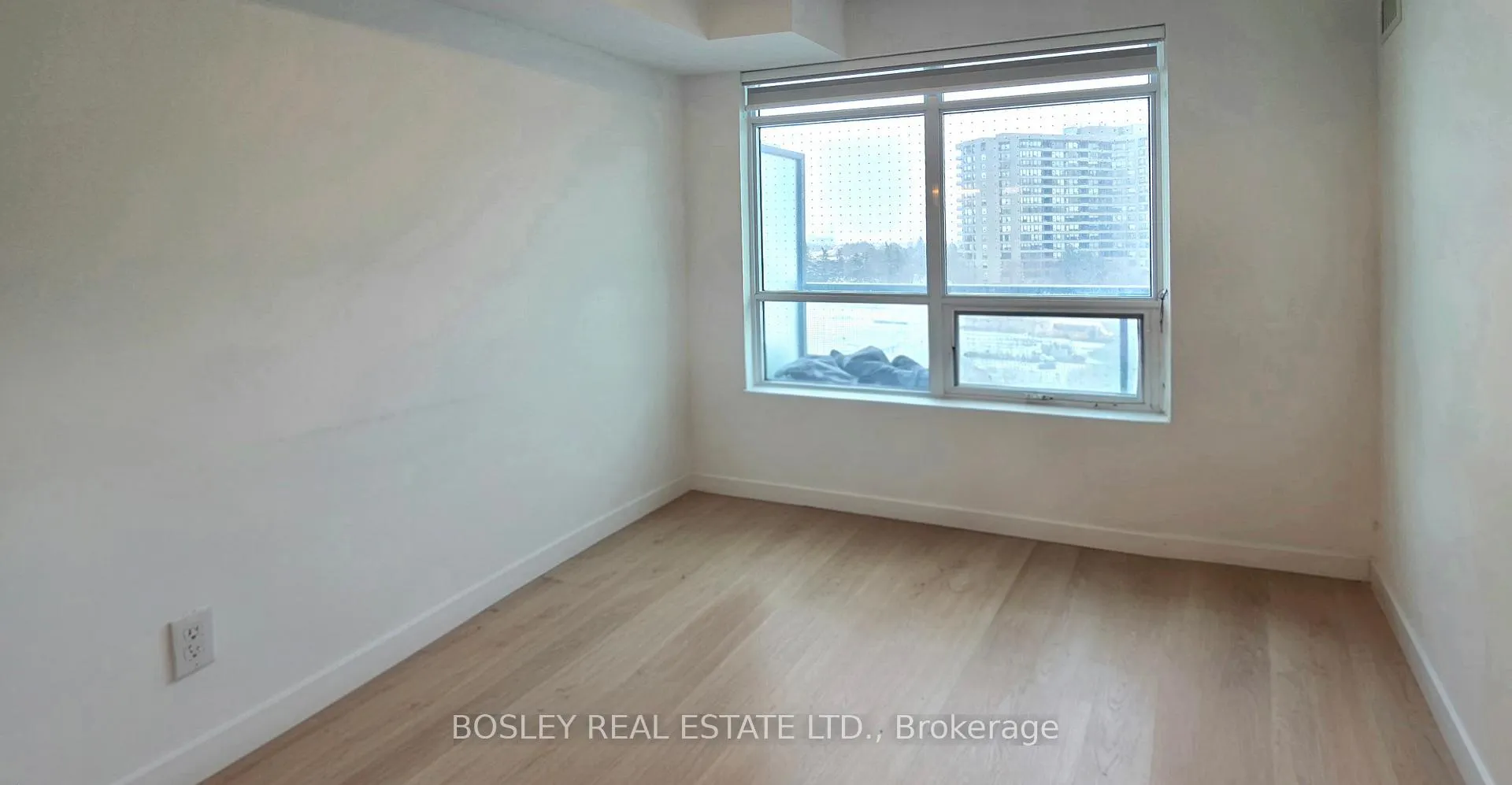 Photo 4 of Unit 305, 30 Upper Mall Way, Vaughan, Brownridge — HOMEH
