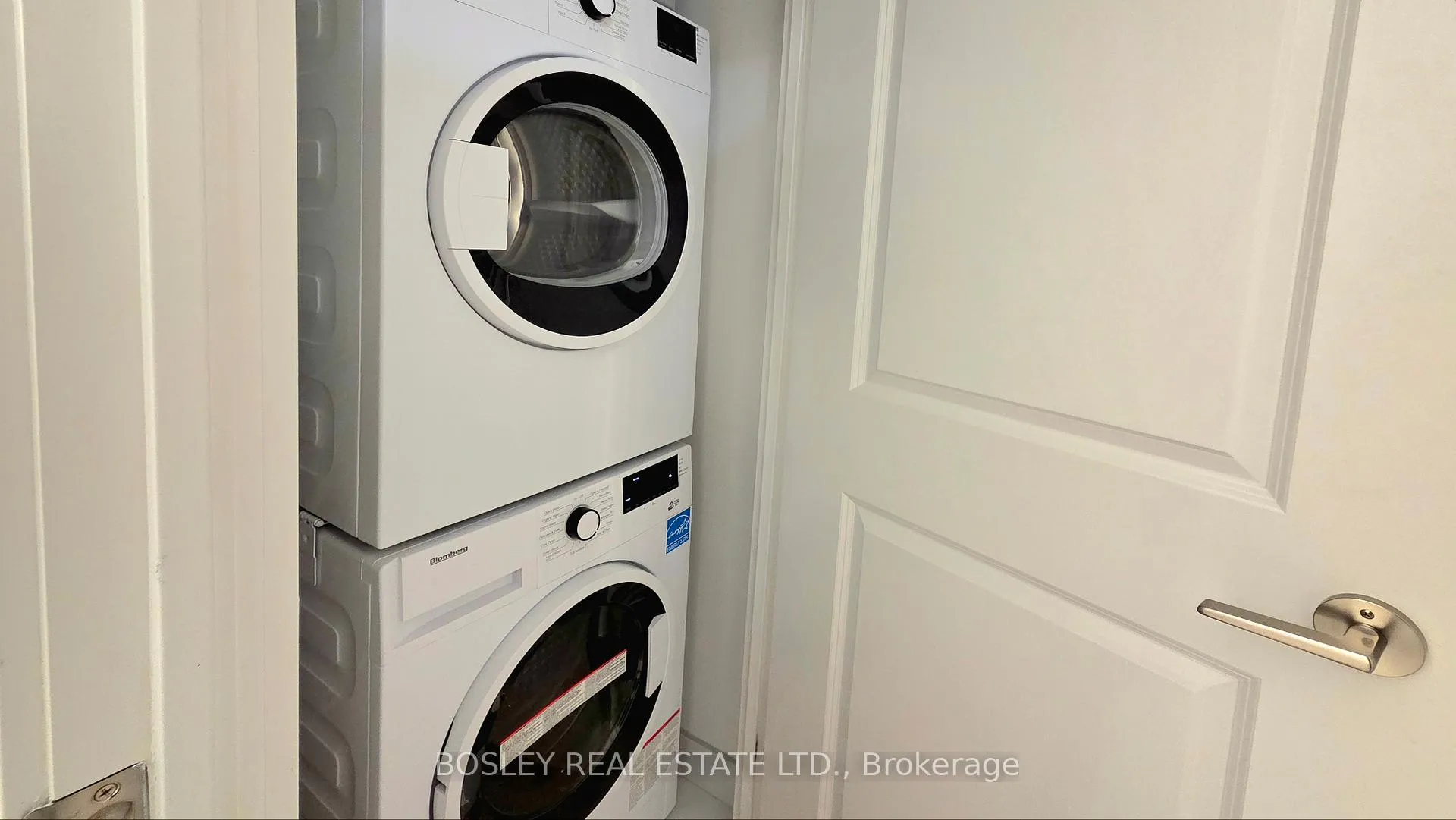 Photo 10 of Unit 305, 30 Upper Mall Way, Vaughan, Brownridge — HOMEH