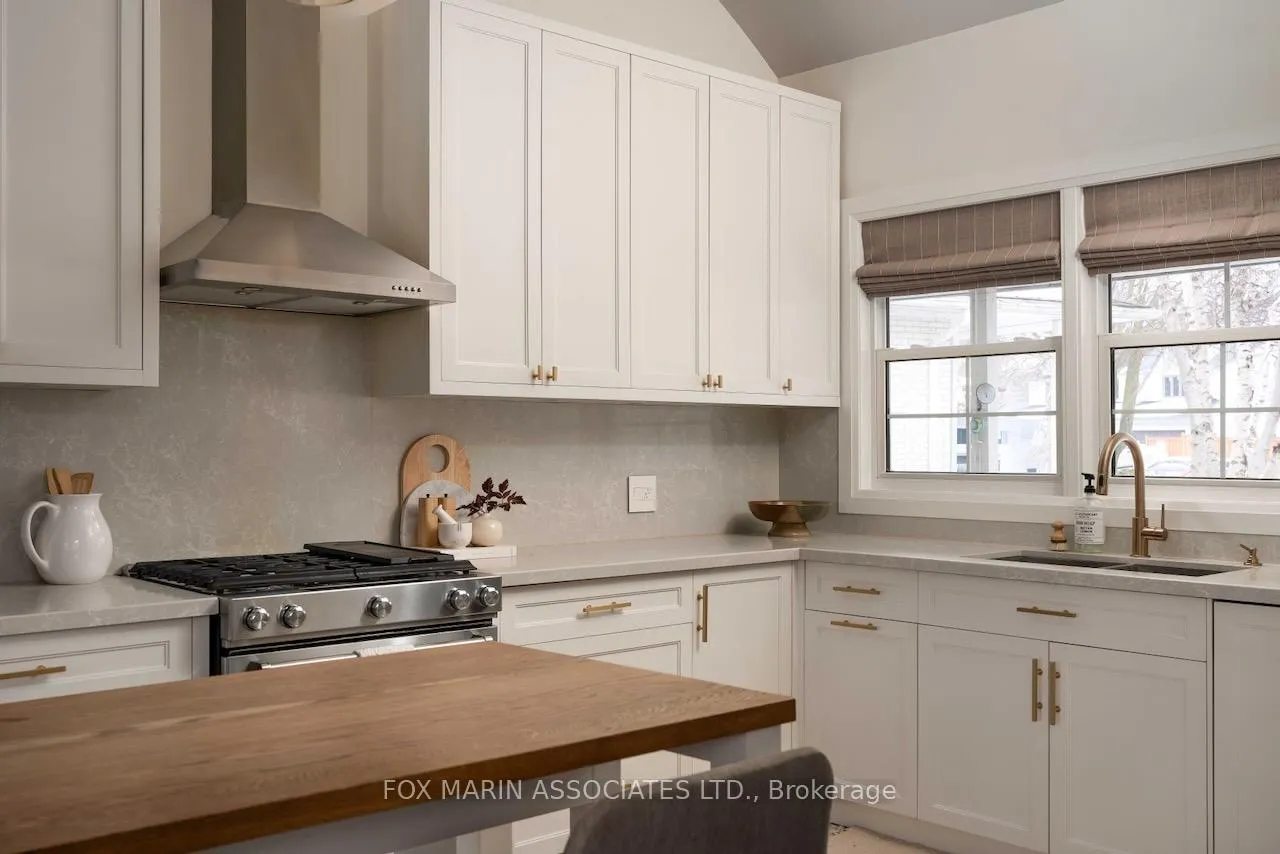Photo 10 of 4 Dunstable Place, Etobicoke, Kingsview Village-The Westway — HOMEH