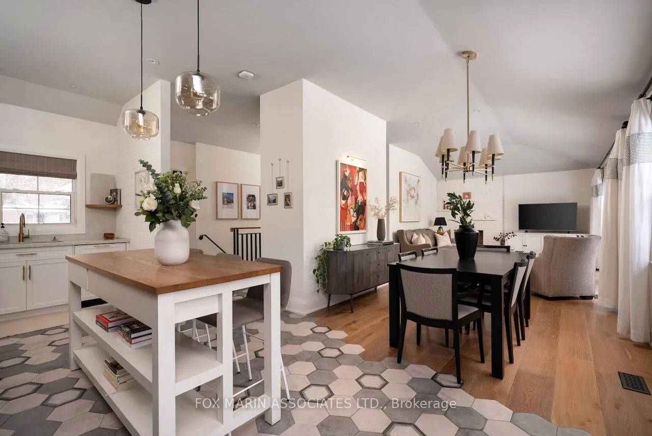 Photo 11 of 4 Dunstable Place, Etobicoke, Kingsview Village-The Westway — HOMEH