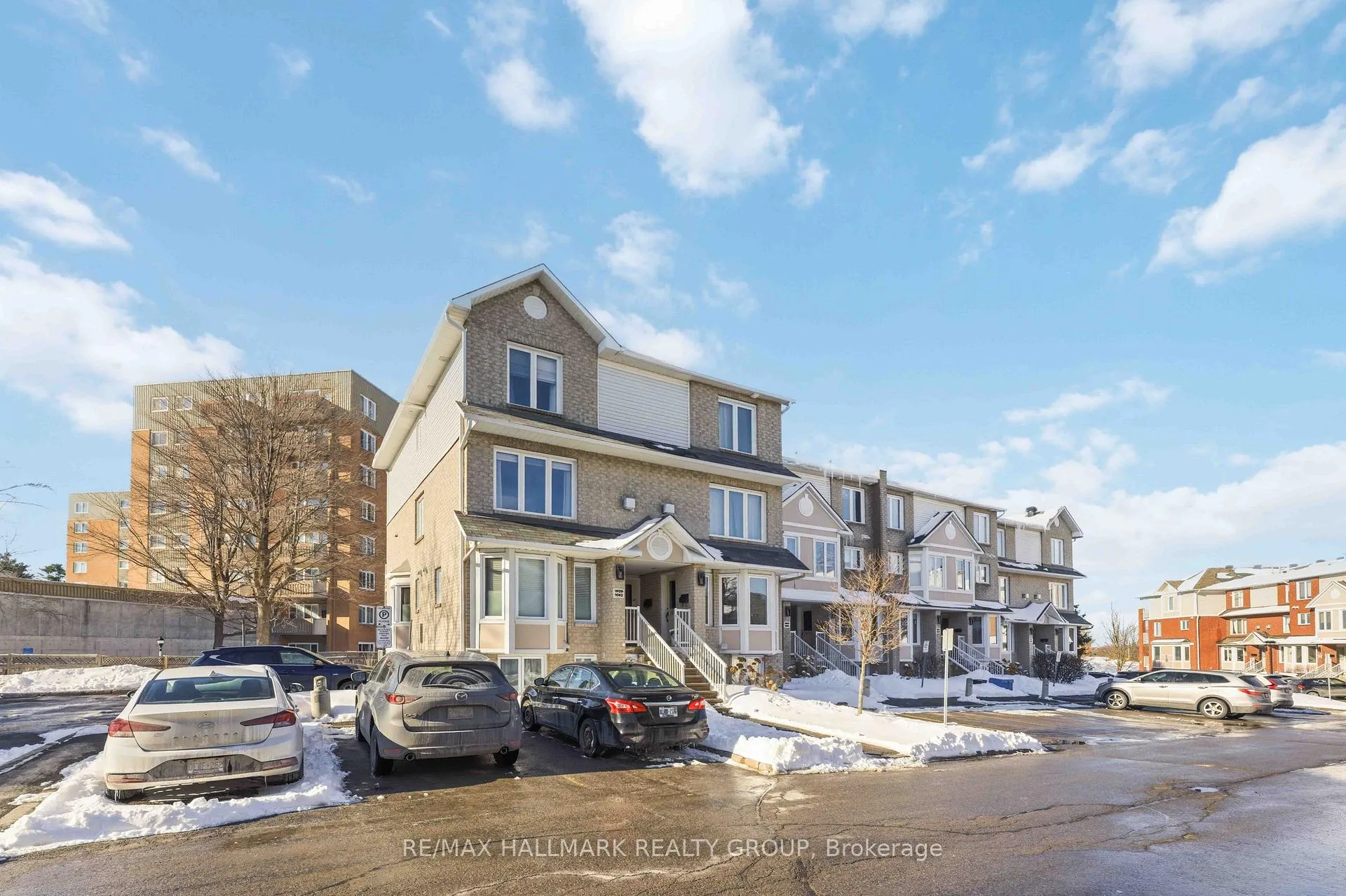 Front of Unit 21, 1660 Locksley Lane