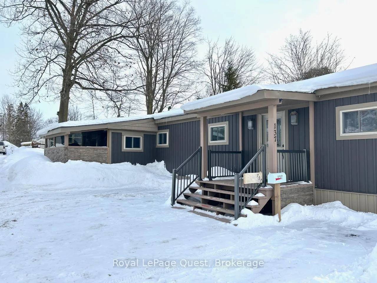 Front of Unit #137, 580 West Street S